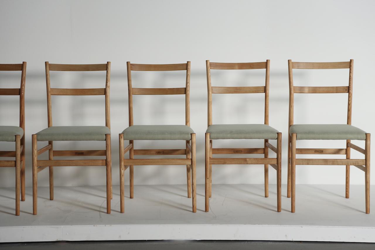 Juego de 8 sillas de comedor Gio Ponti Leggera Modelo 646 para Cassina, Italia, años 50 en Bueno estado para la venta en LEWES, GB