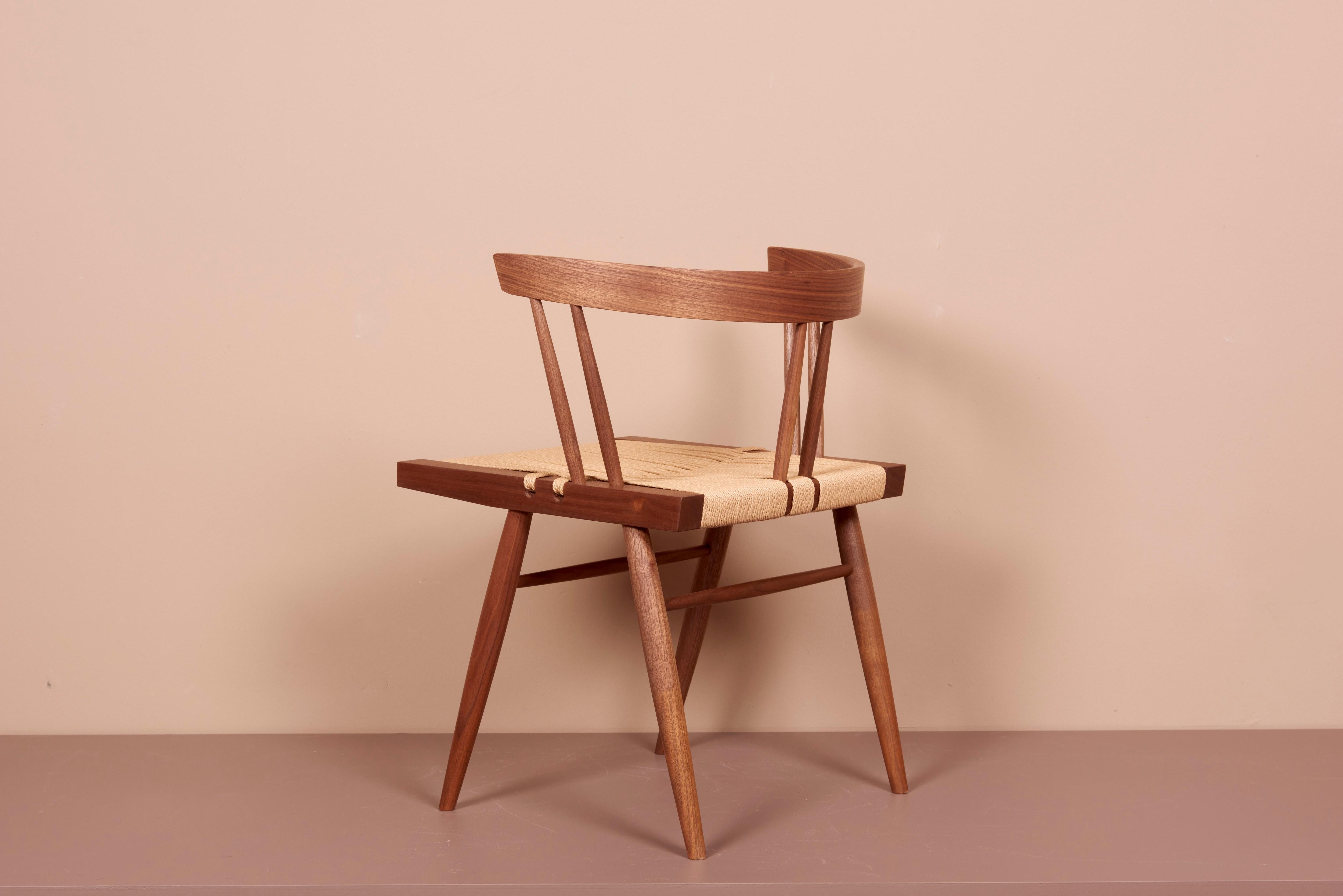 8 chaises à manger à assise en gazon de Mira Nakashima inspirées d'un modèle de G. Nakashima en vente 2