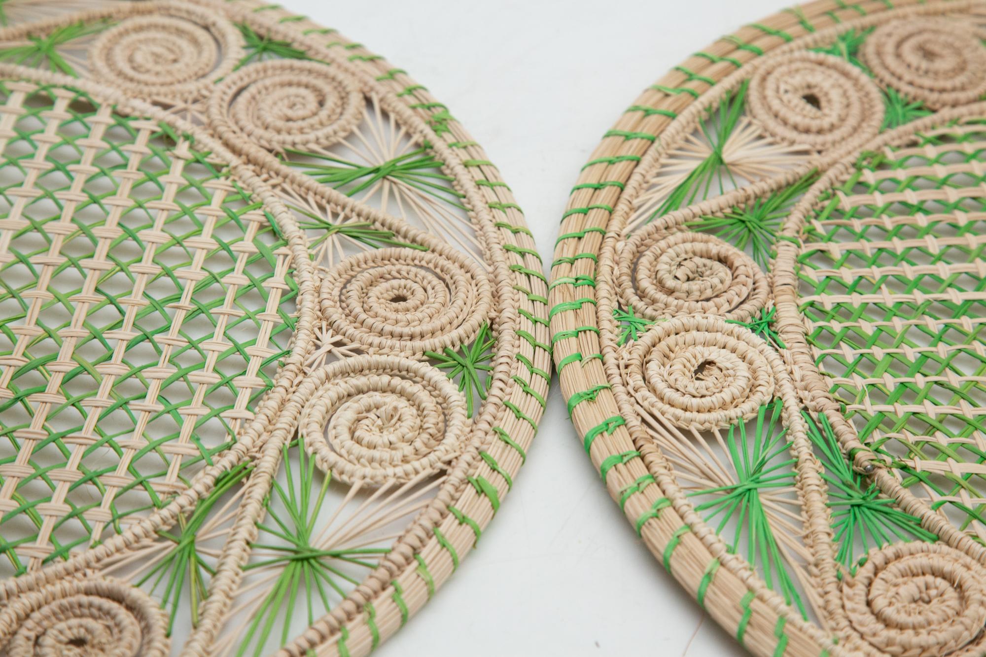 Straw Set of 8 Green and Cream Round Iraca Fibre Placemats