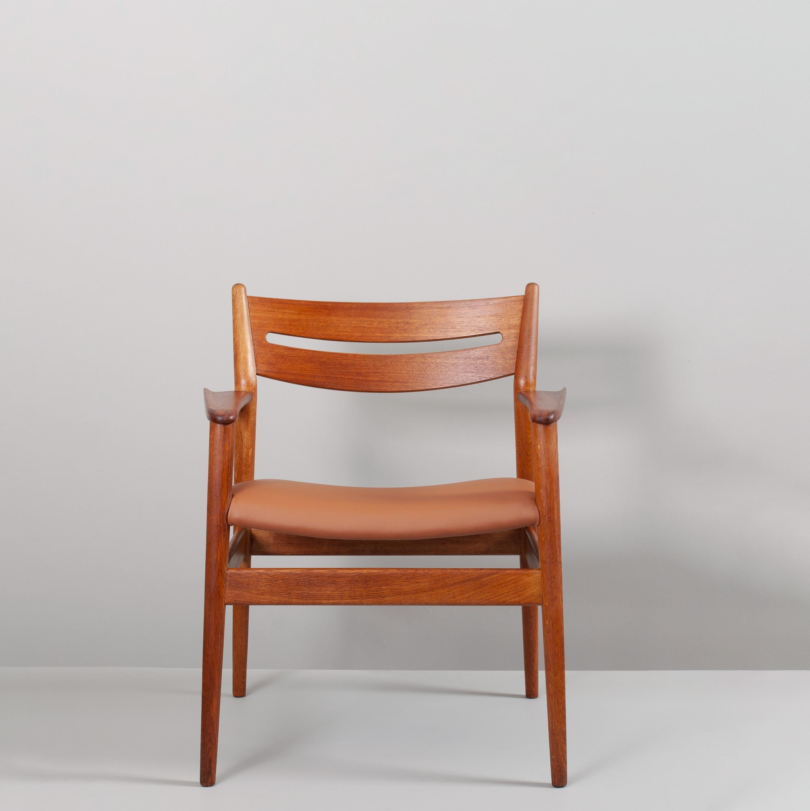 Scandinavian Modern Set of 8 Grete Jalk oak & teak dining chairs, 6 side, 2 carvers For Sale