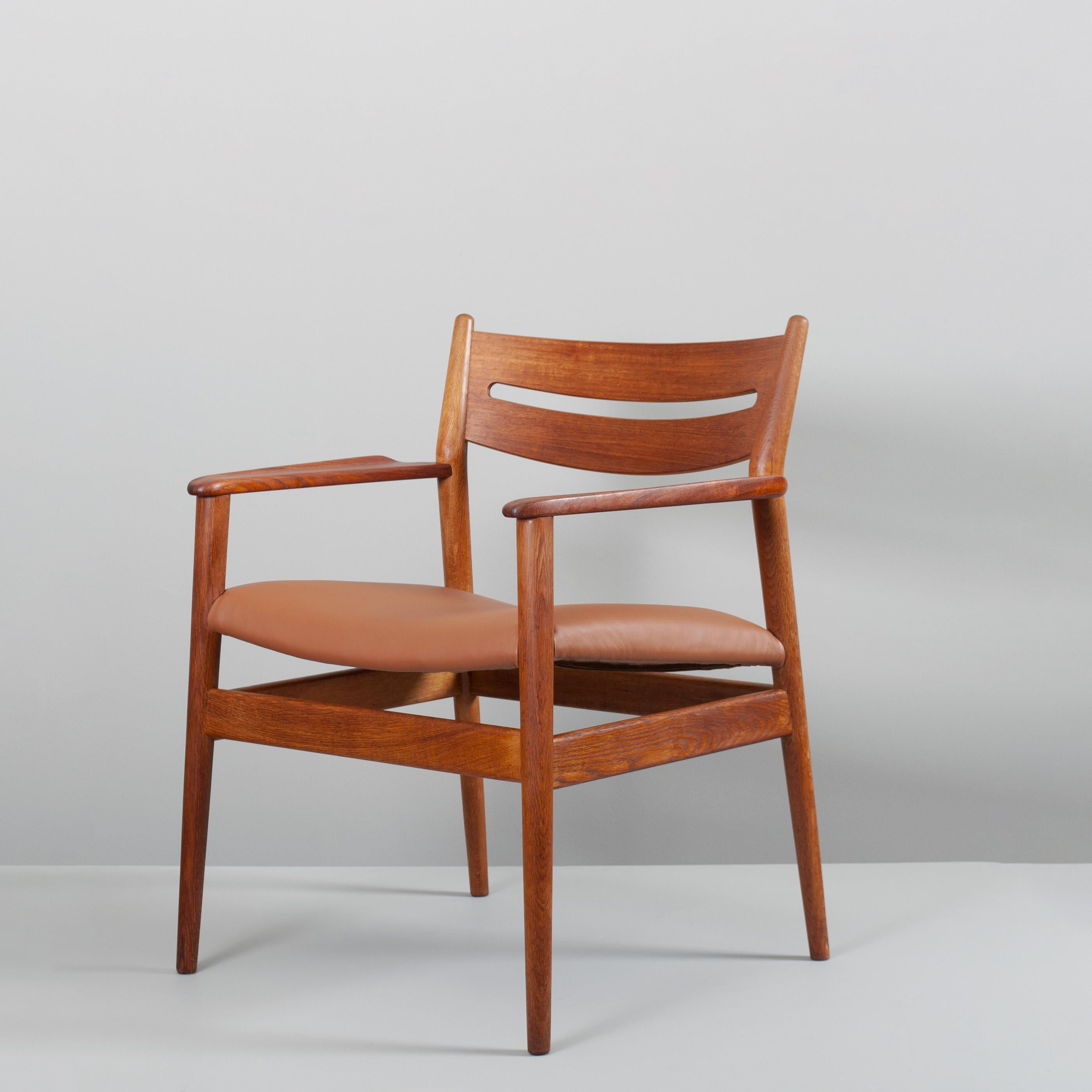 Danish Set of 8 Grete Jalk oak & teak dining chairs, 6 side, 2 carvers For Sale