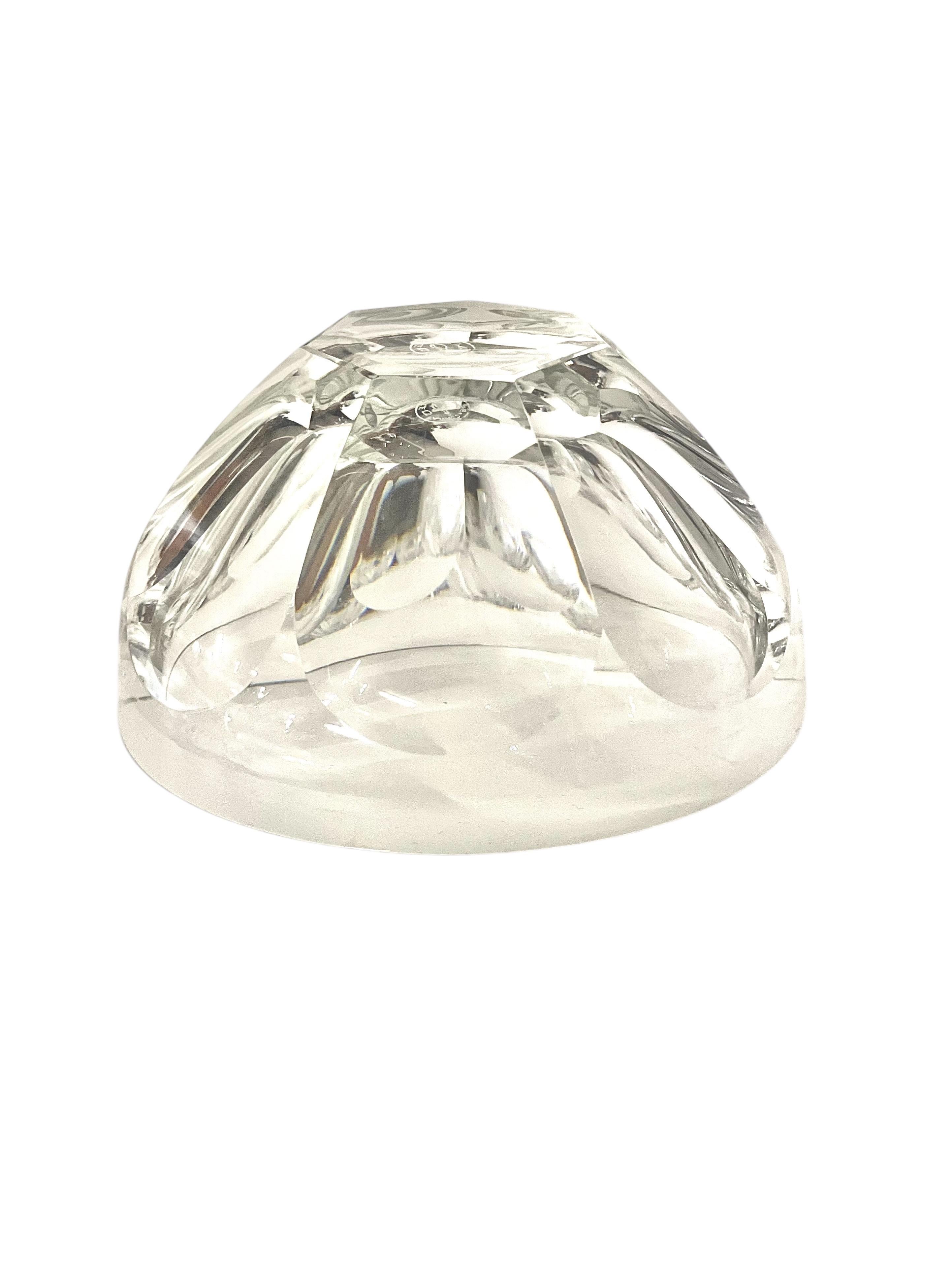 Ensemble de 8 bols en cristal vintage taillés à la main par Baccarat, France 20ème siècle en vente 6