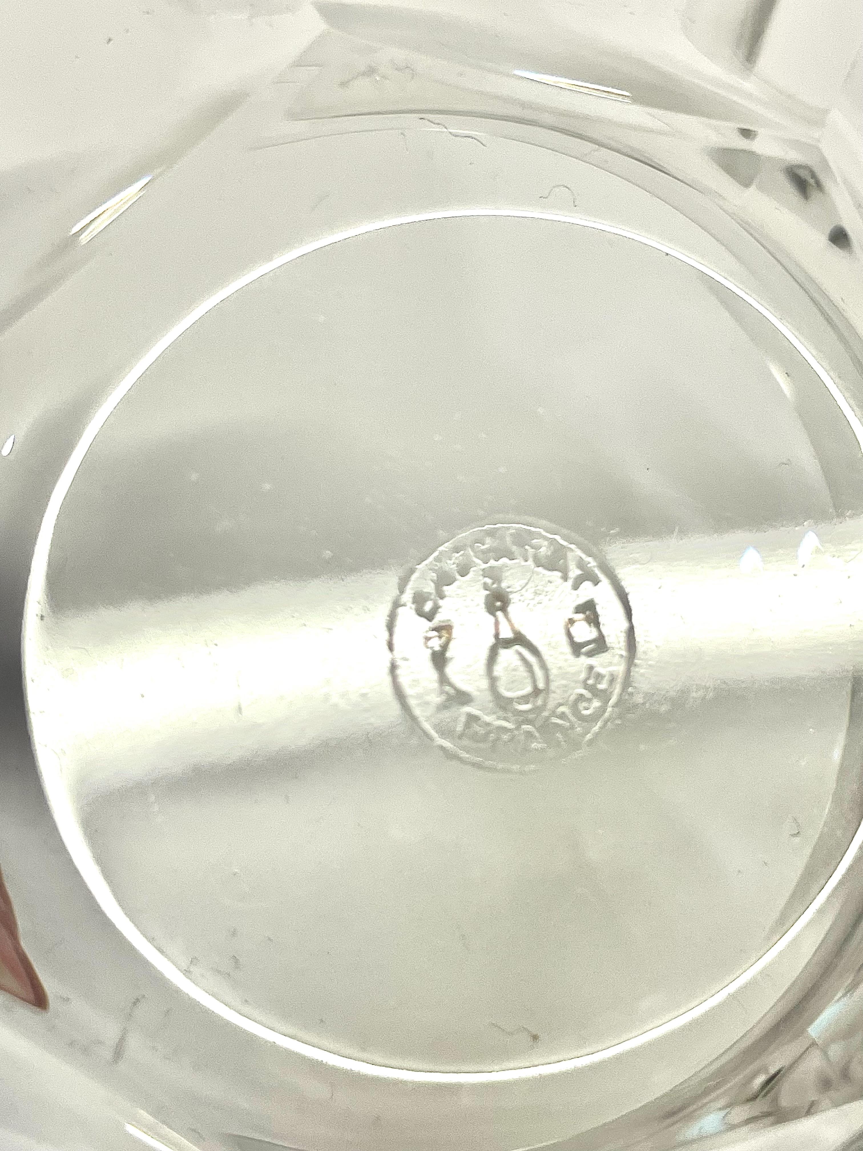 20ième siècle Ensemble de 8 bols en cristal vintage taillés à la main par Baccarat, France 20ème siècle en vente