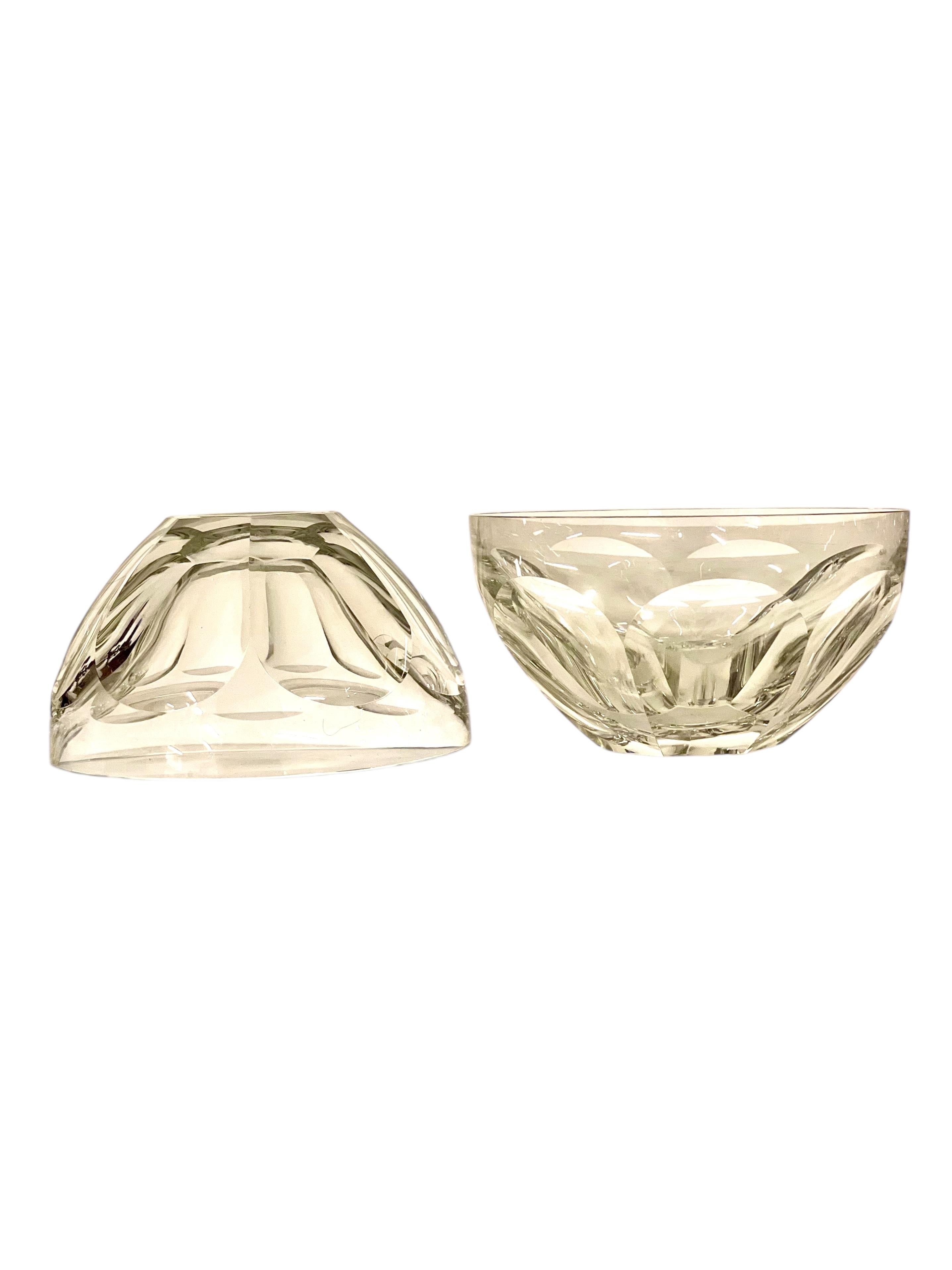 Ensemble de 8 bols en cristal vintage taillés à la main par Baccarat, France 20ème siècle en vente 1