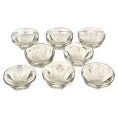 Set di 8 ciotole di cristallo vintage tagliate a mano di Baccarat, Francia, 20° secolo