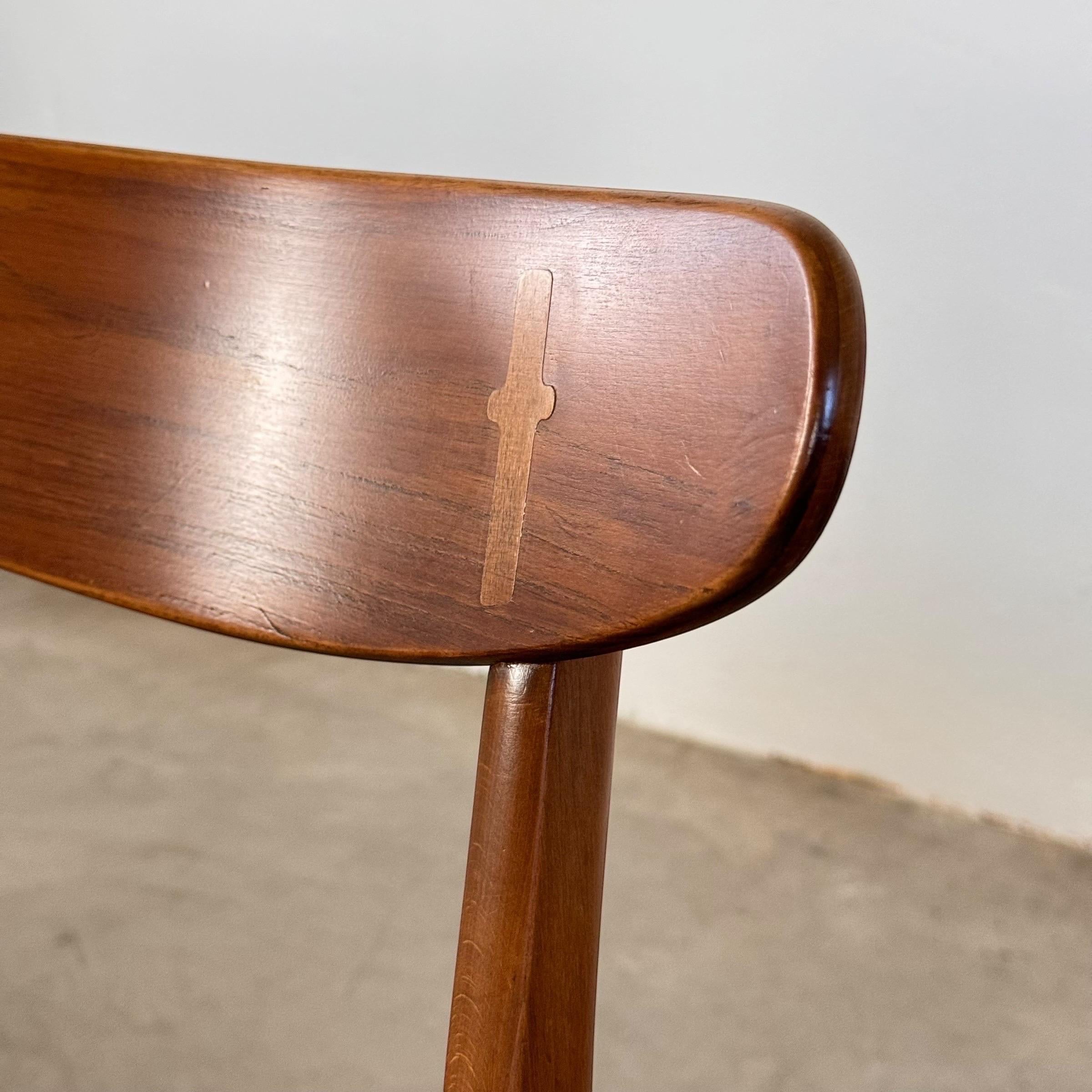Set of 8 Hans J. Wegner CH-30 Dining Chairs in Bouclé, 1952, Carl Hansen & Søn 8