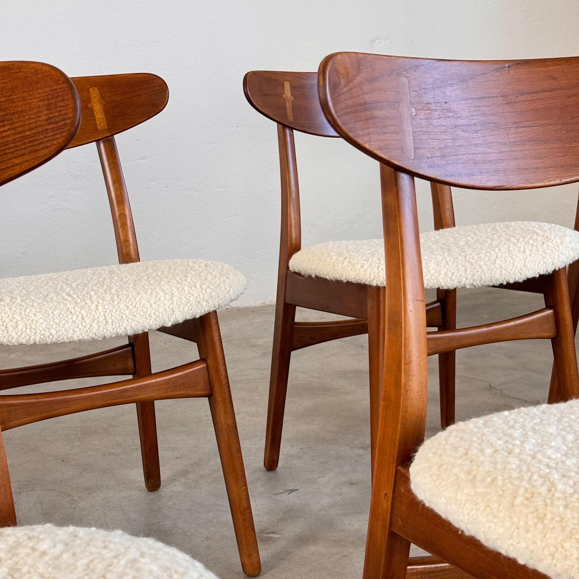 Set of 8 Hans J. Wegner CH-30 Dining Chairs in Bouclé, 1952, Carl Hansen & Søn 9