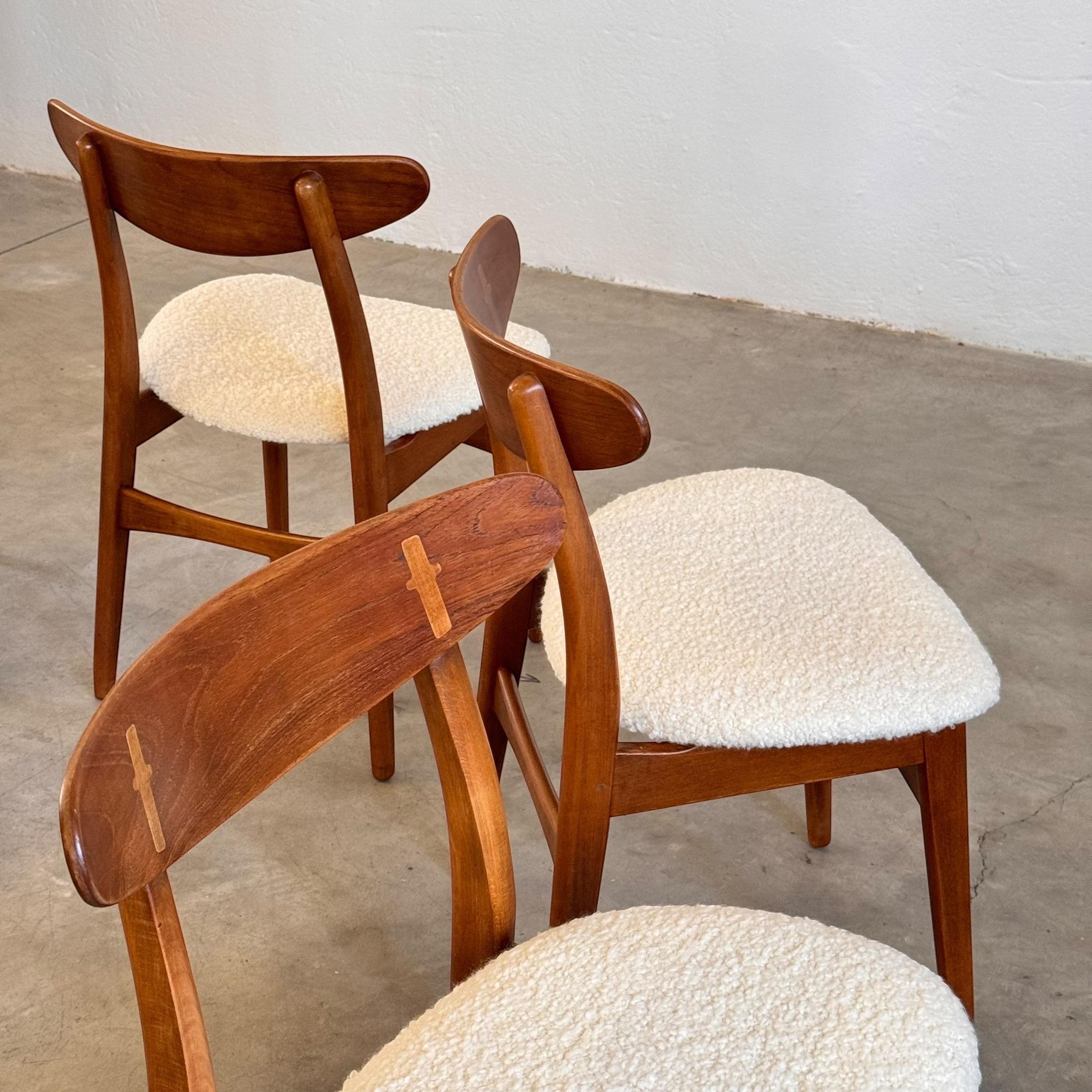 Set of 8 Hans J. Wegner CH-30 Dining Chairs in Bouclé, 1952, Carl Hansen & Søn 10