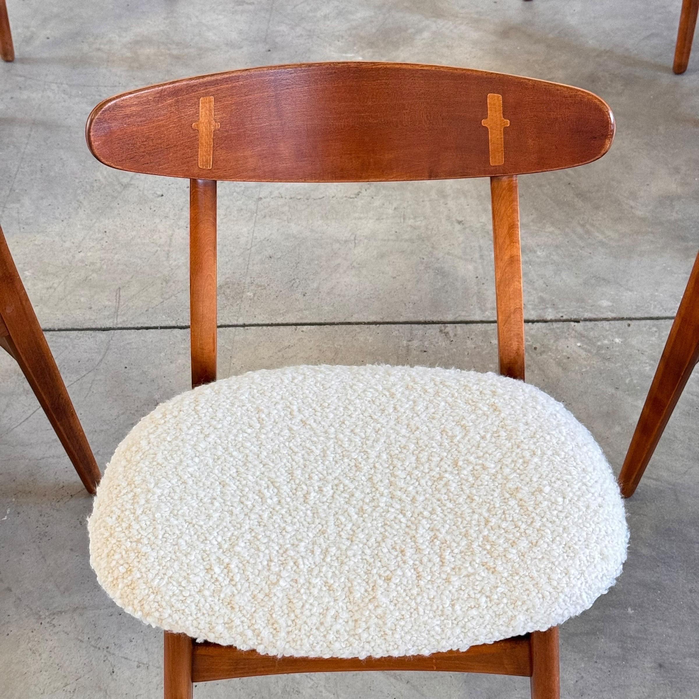 Set of 8 Hans J. Wegner CH-30 Dining Chairs in Bouclé, 1952, Carl Hansen & Søn 12