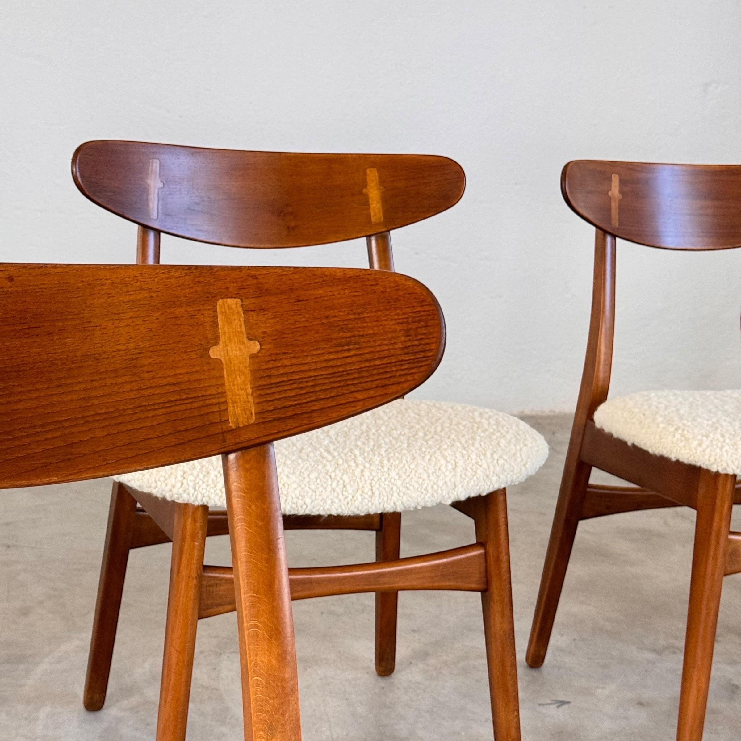Set of 8 Hans J. Wegner CH-30 Dining Chairs in Bouclé, 1952, Carl Hansen & Søn 13