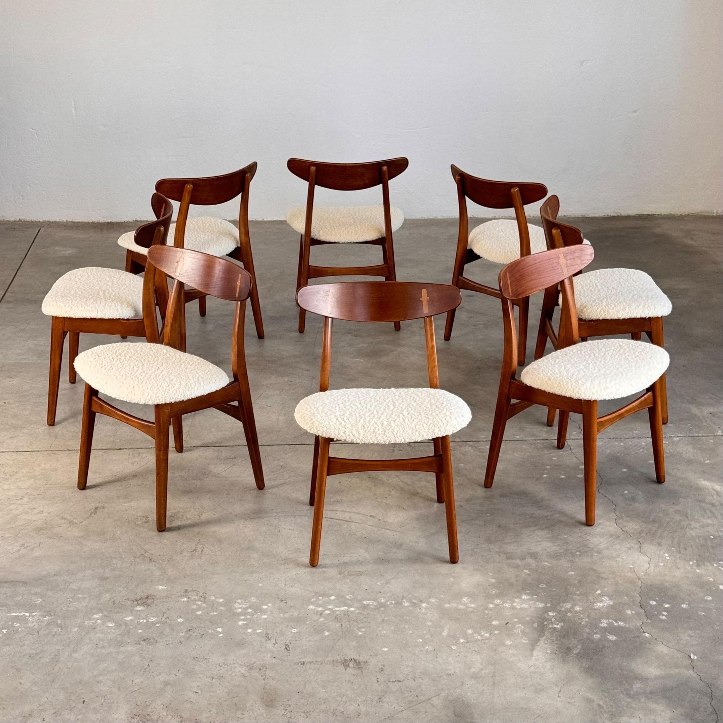 Mid-Century Modern Set of 8 Hans J. Wegner CH-30 Dining Chairs in Bouclé, 1952, Carl Hansen & Søn