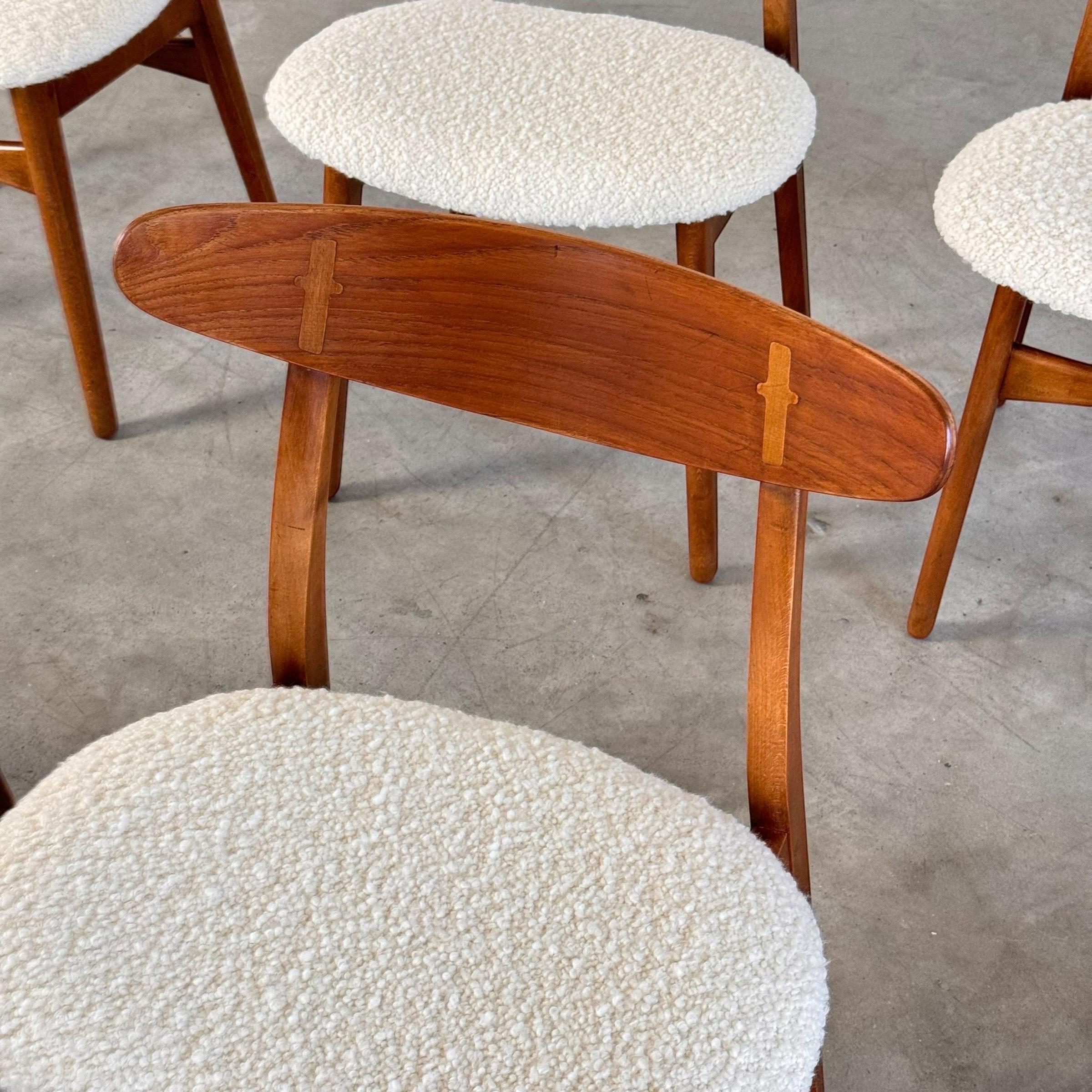Set of 8 Hans J. Wegner CH-30 Dining Chairs in Bouclé, 1952, Carl Hansen & Søn In Good Condition In Bagnolo Mella, Brescia