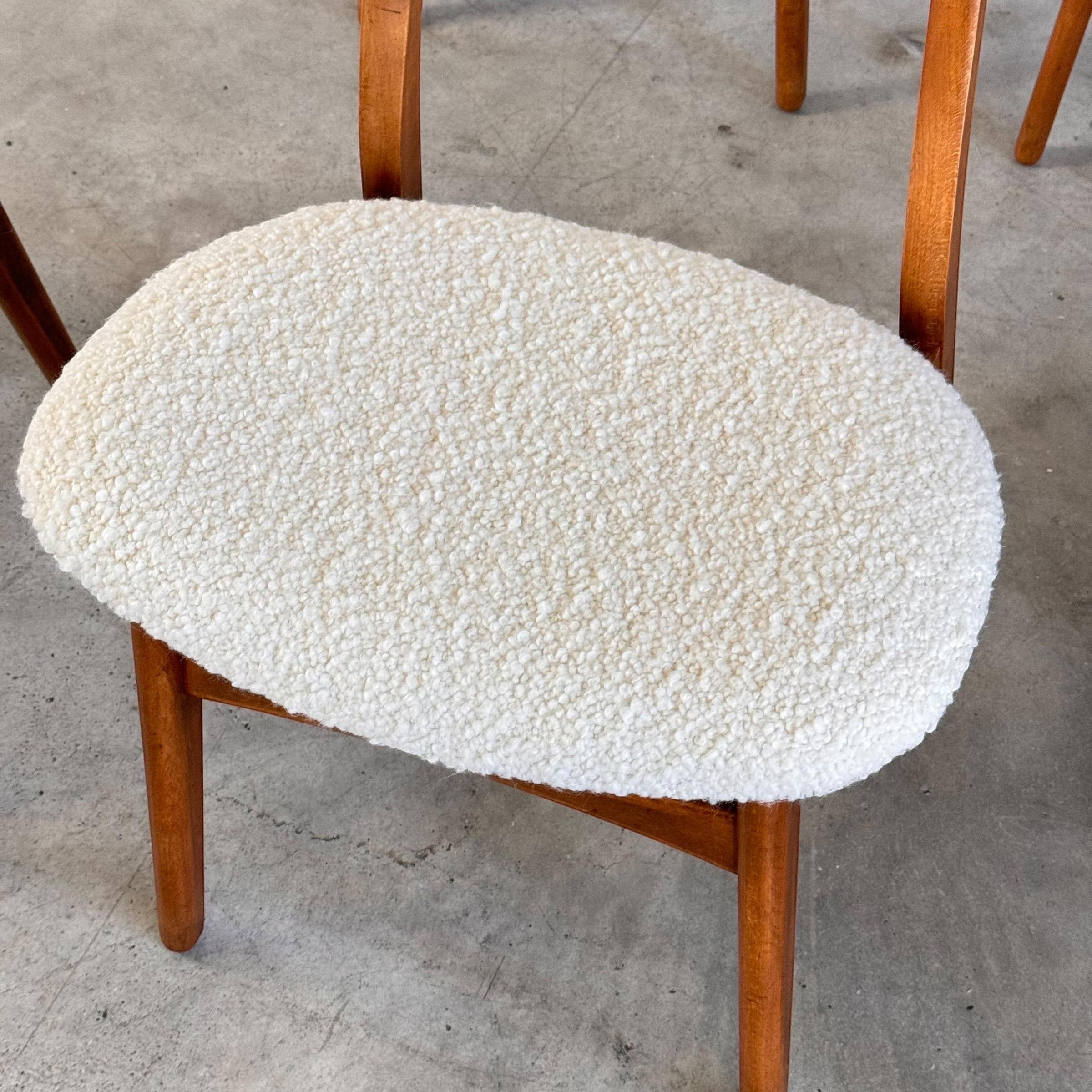 Set of 8 Hans J. Wegner CH-30 Dining Chairs in Bouclé, 1952, Carl Hansen & Søn 1