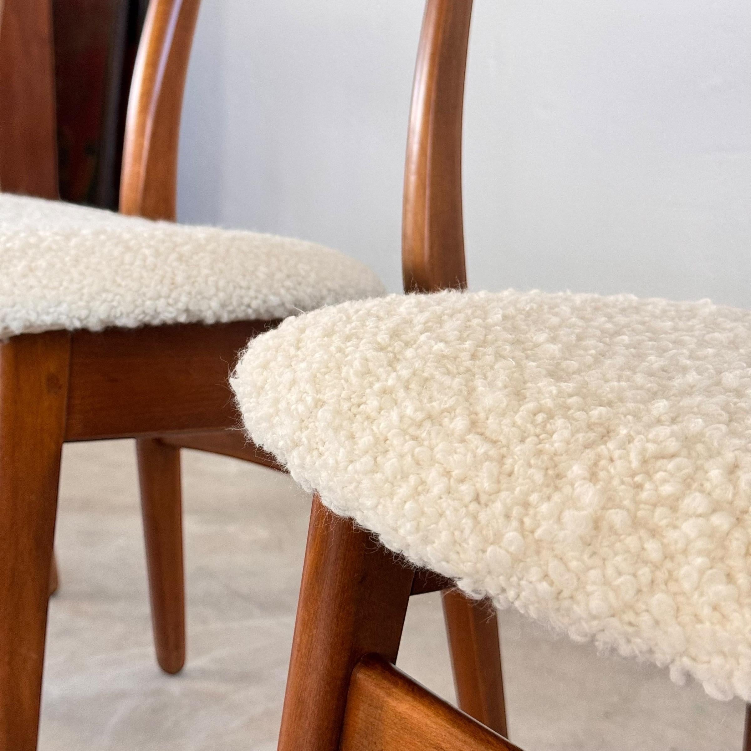 Set of 8 Hans J. Wegner CH-30 Dining Chairs in Bouclé, 1952, Carl Hansen & Søn 2