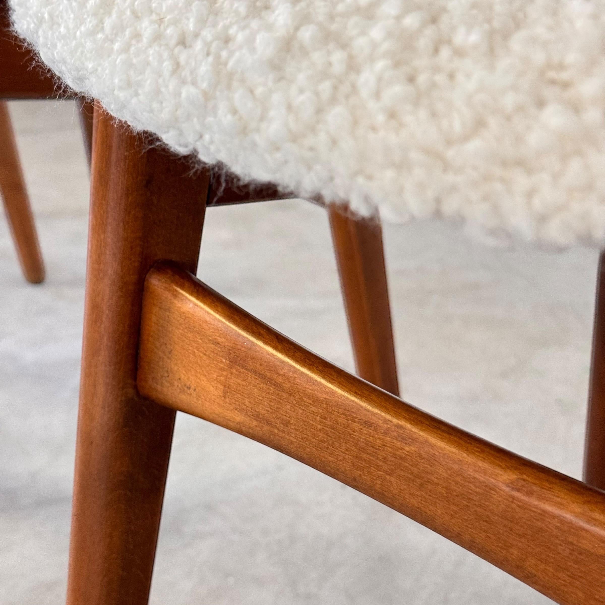 Set of 8 Hans J. Wegner CH-30 Dining Chairs in Bouclé, 1952, Carl Hansen & Søn 3