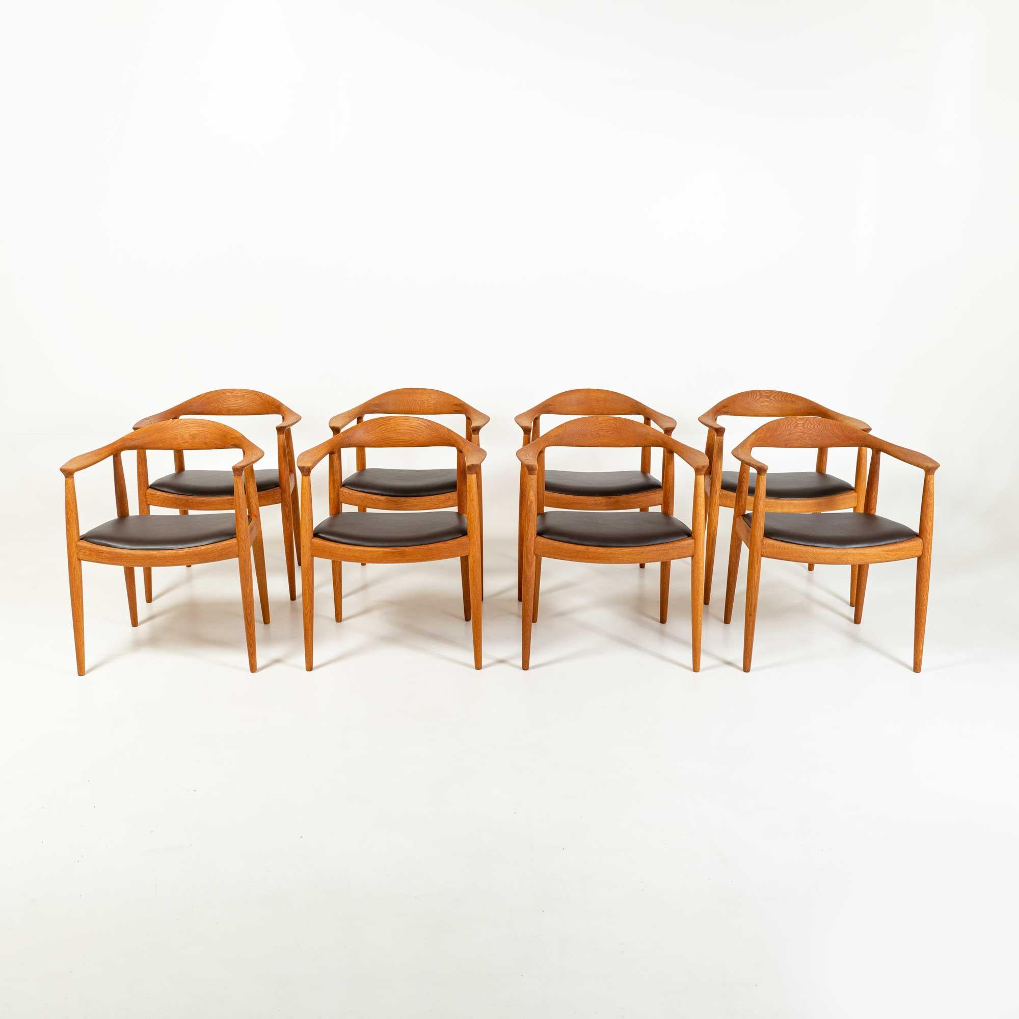 Mid-Century Modern Set of 8 Hans Wegner JH503 Round Chairs in Oak & Edelman Chocolate Leather