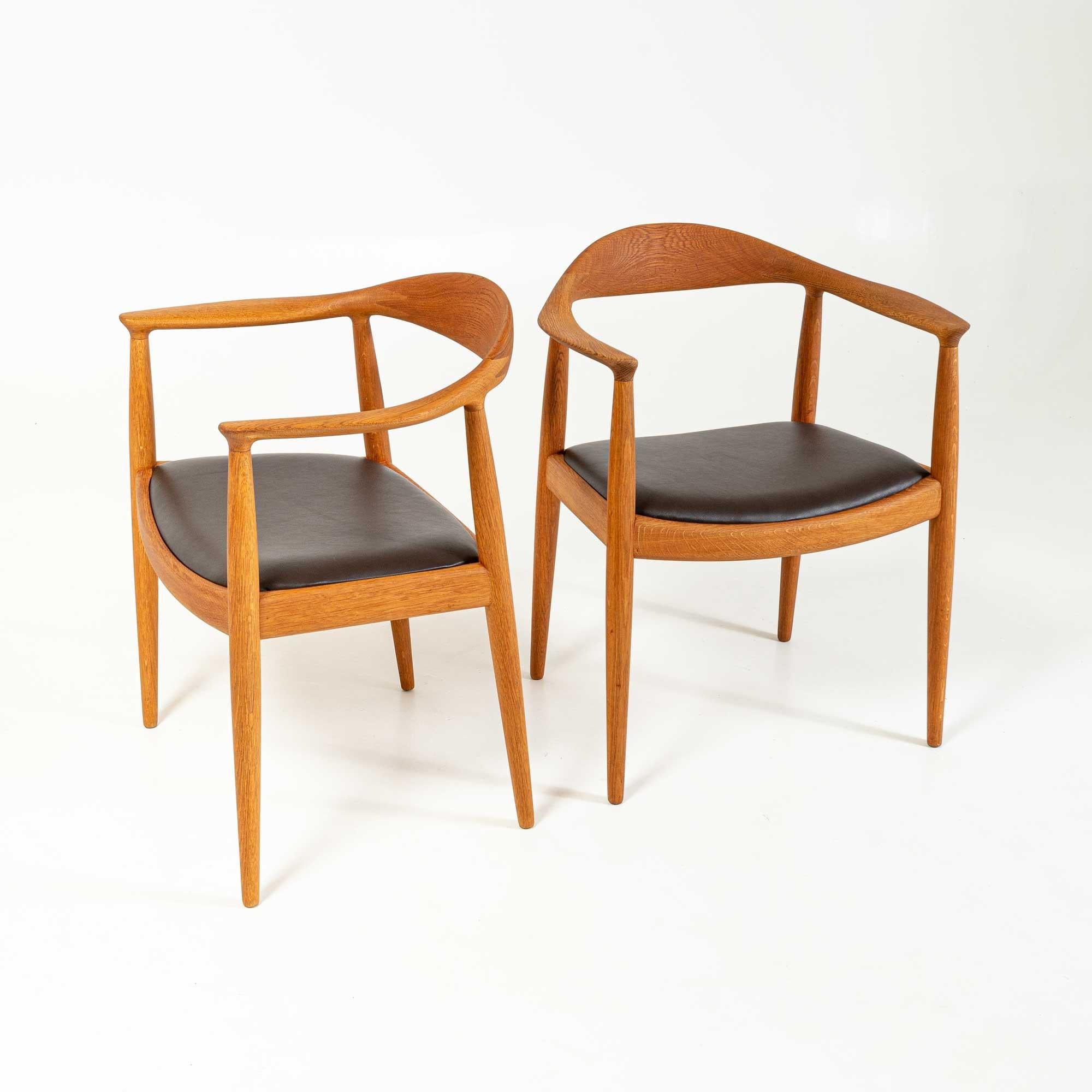 Mid-20th Century Set of 8 Hans Wegner JH503 Round Chairs in Oak & Edelman Chocolate Leather