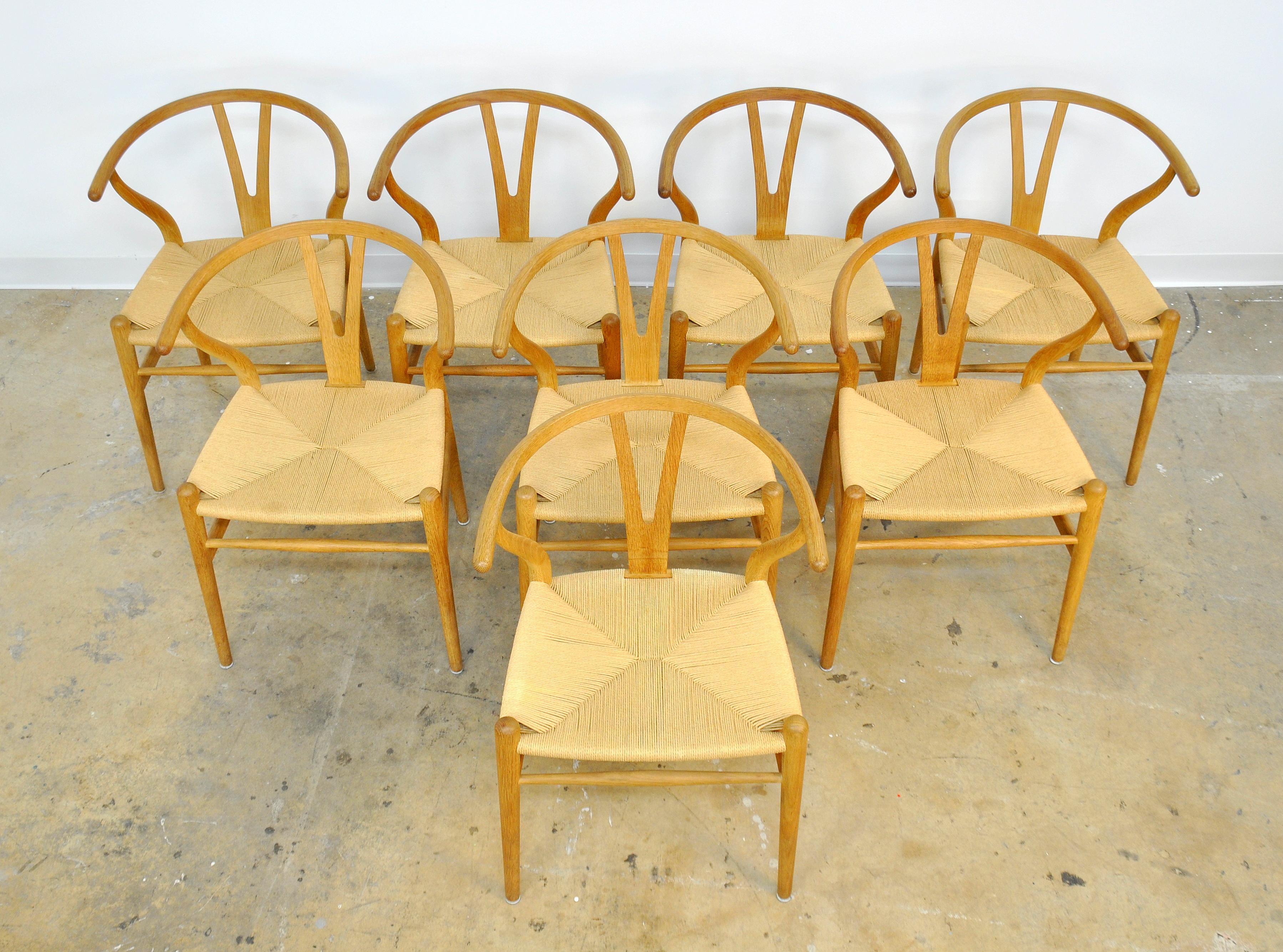 Set of Eight Hans Wegner Oak Wishbone Chairs 10