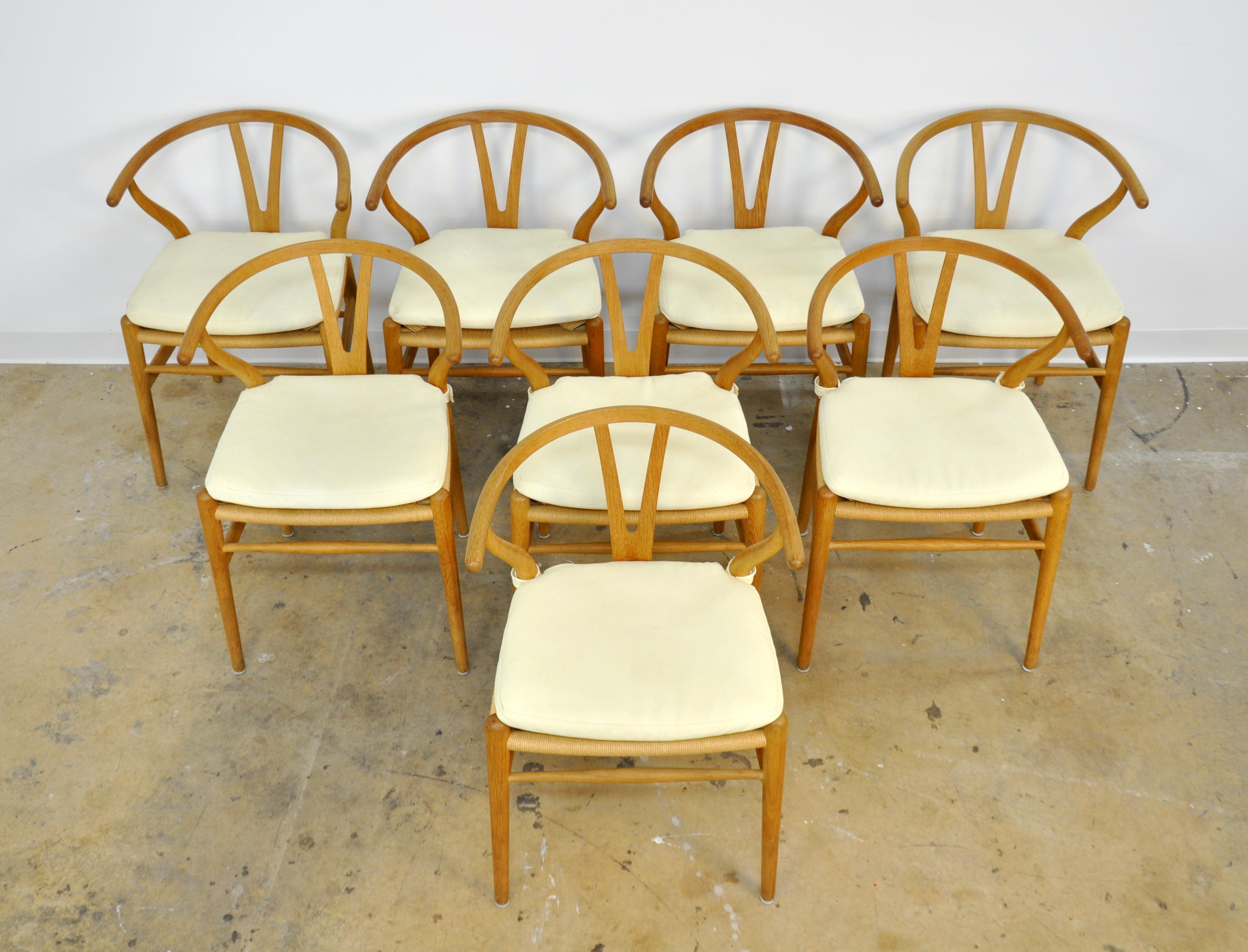Set of Eight Hans Wegner Oak Wishbone Chairs 11
