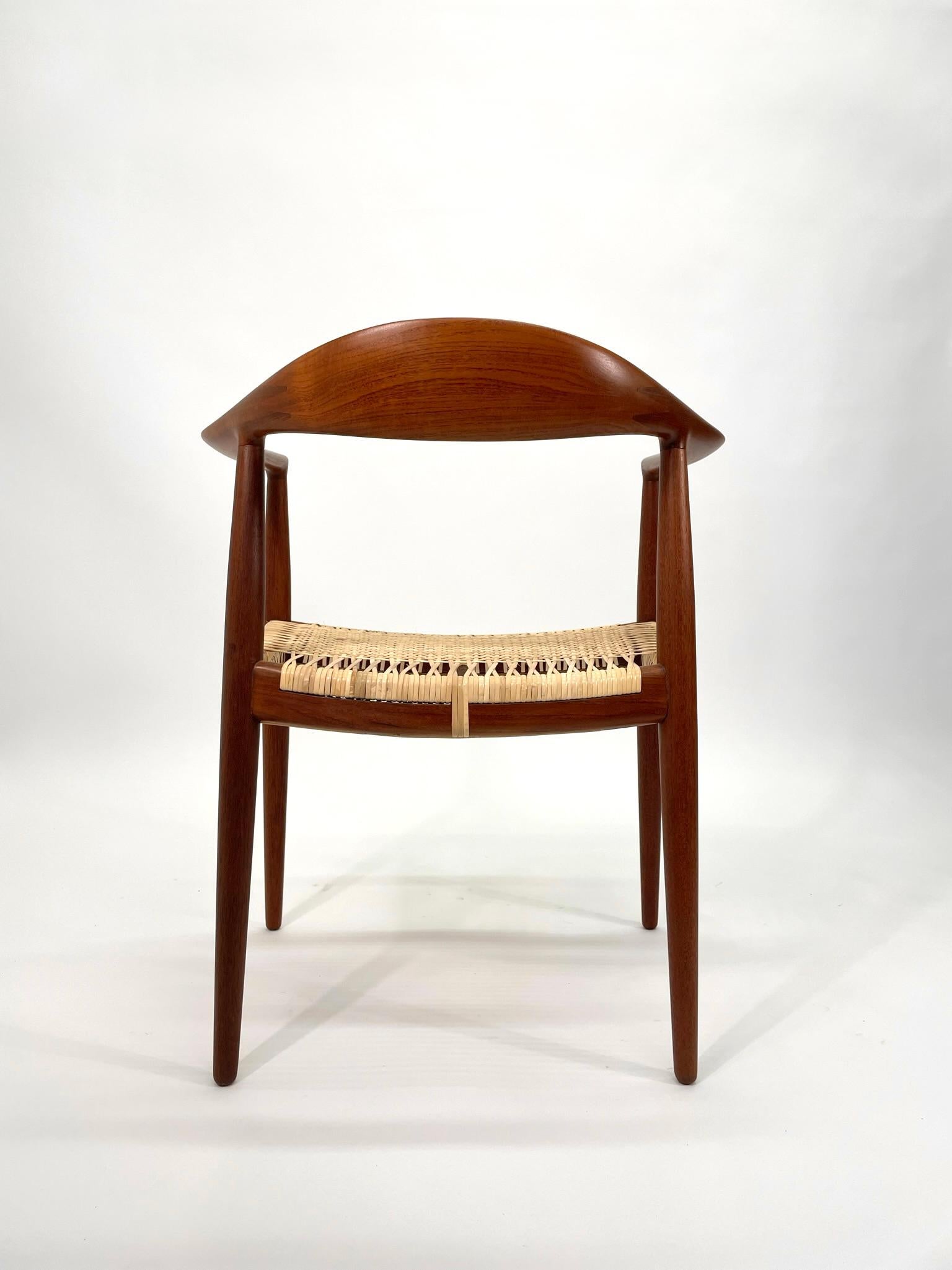 Caning Set of 8 Hans Wegner Round Chairs with New Cane Seats in Teak