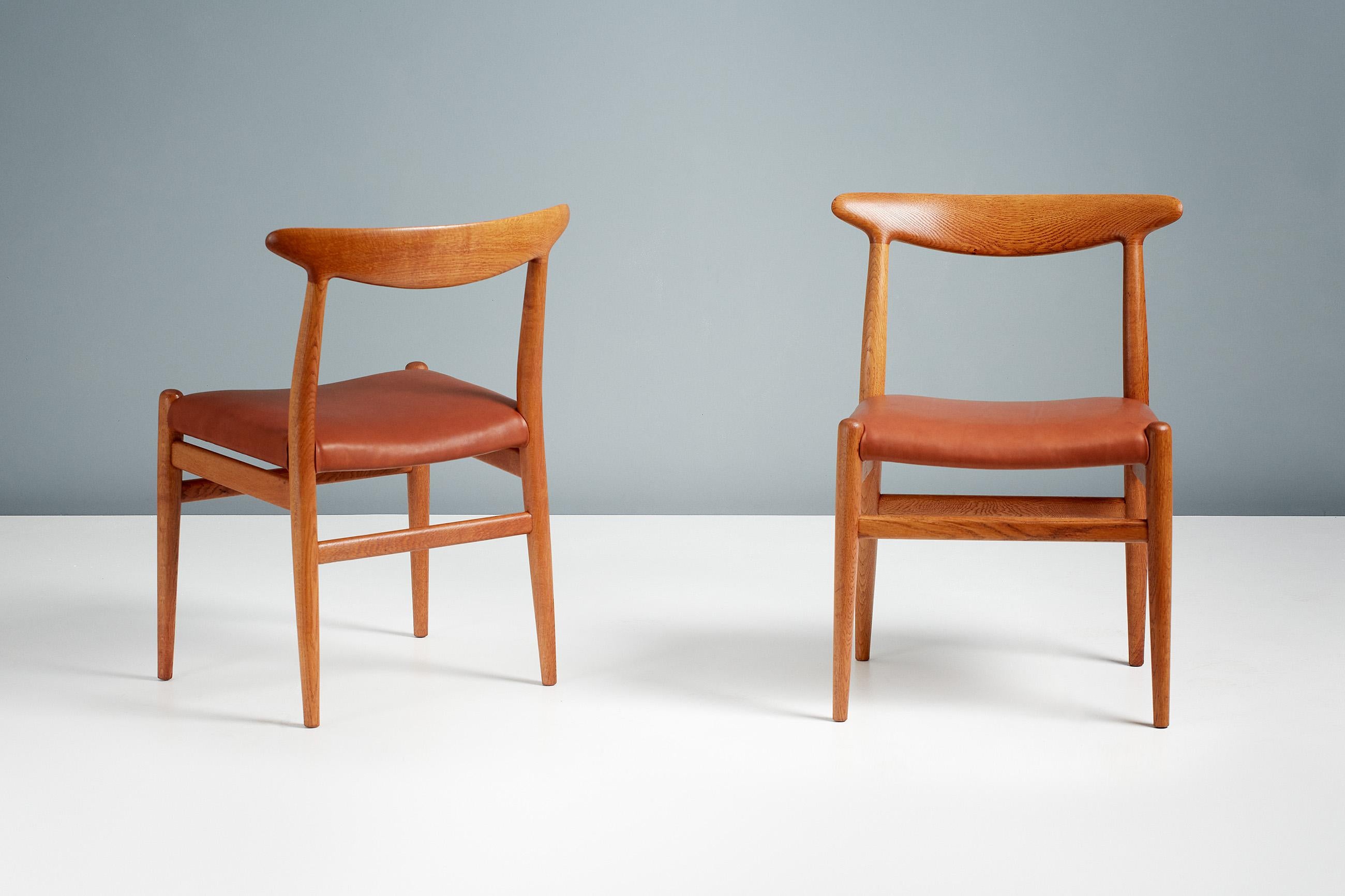 Scandinavian Modern Set of 8 Hans Wegner W2 Dining Chairs For Sale