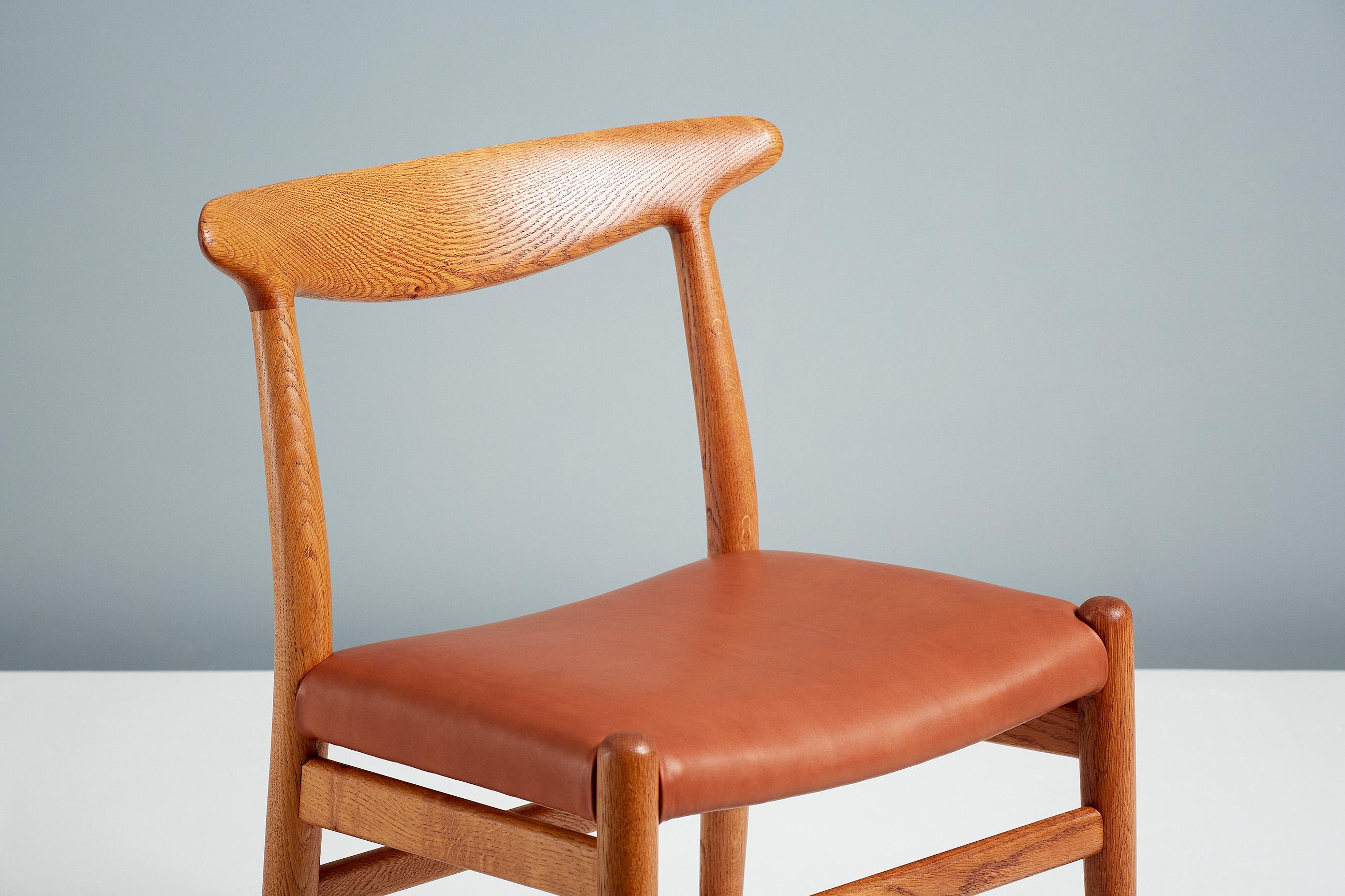 Oak Set of 8 Hans Wegner W2 Dining Chairs For Sale