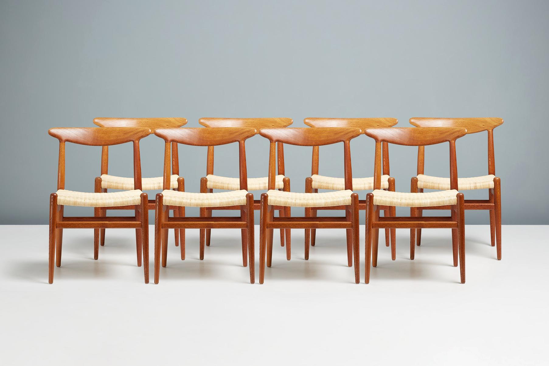 Set of 8 Hans Wegner W2 Oak and Rattan Dining Chairs In Excellent Condition In London, England