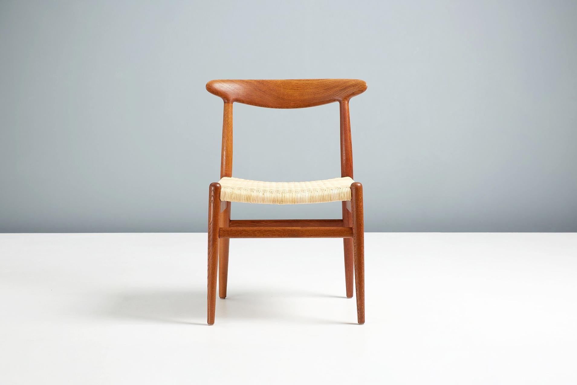 Mid-20th Century Set of 8 Hans Wegner W2 Oak and Rattan Dining Chairs