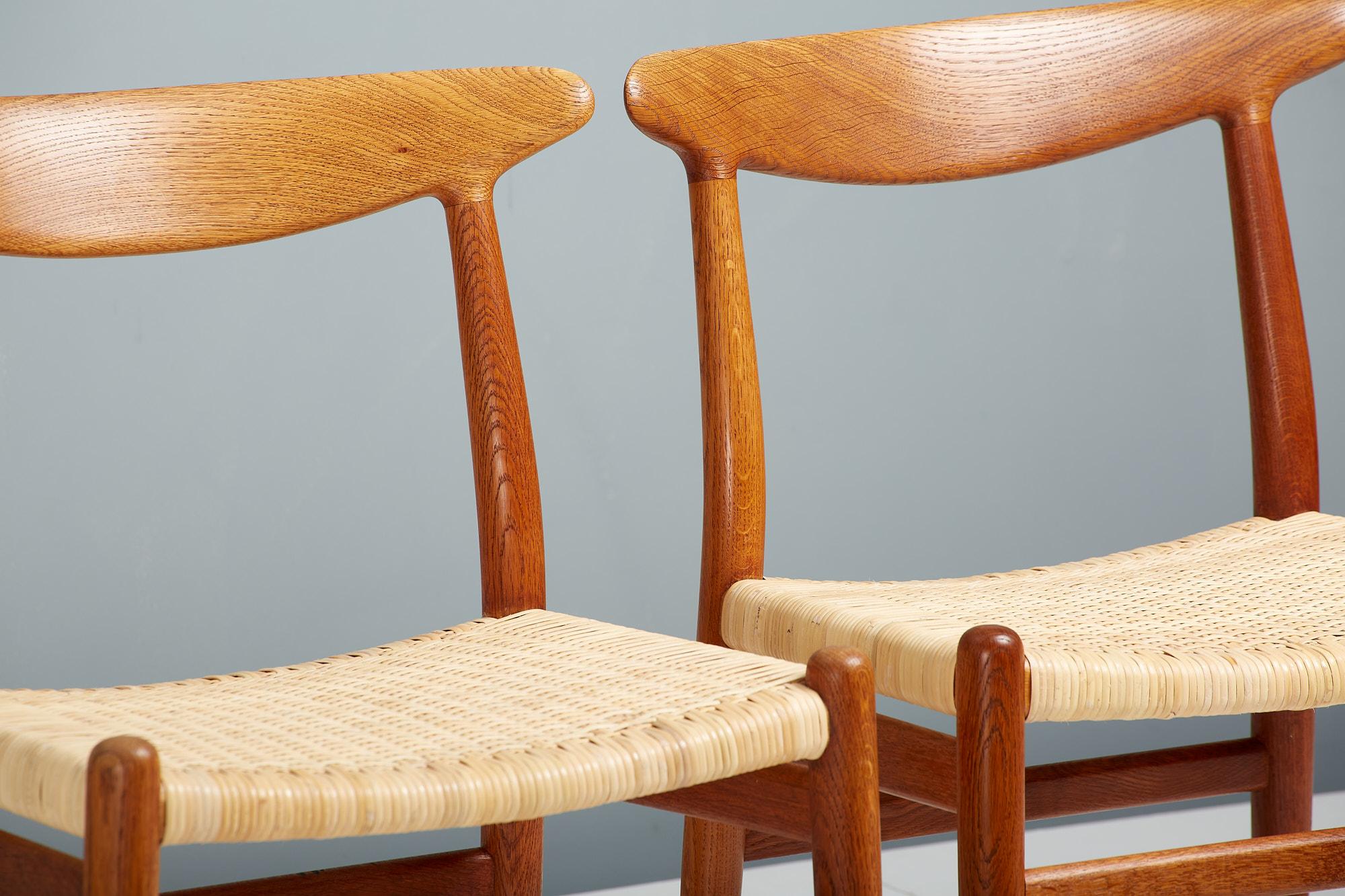 Leather Set of 8 Hans Wegner W2 Oak and Rattan Dining Chairs