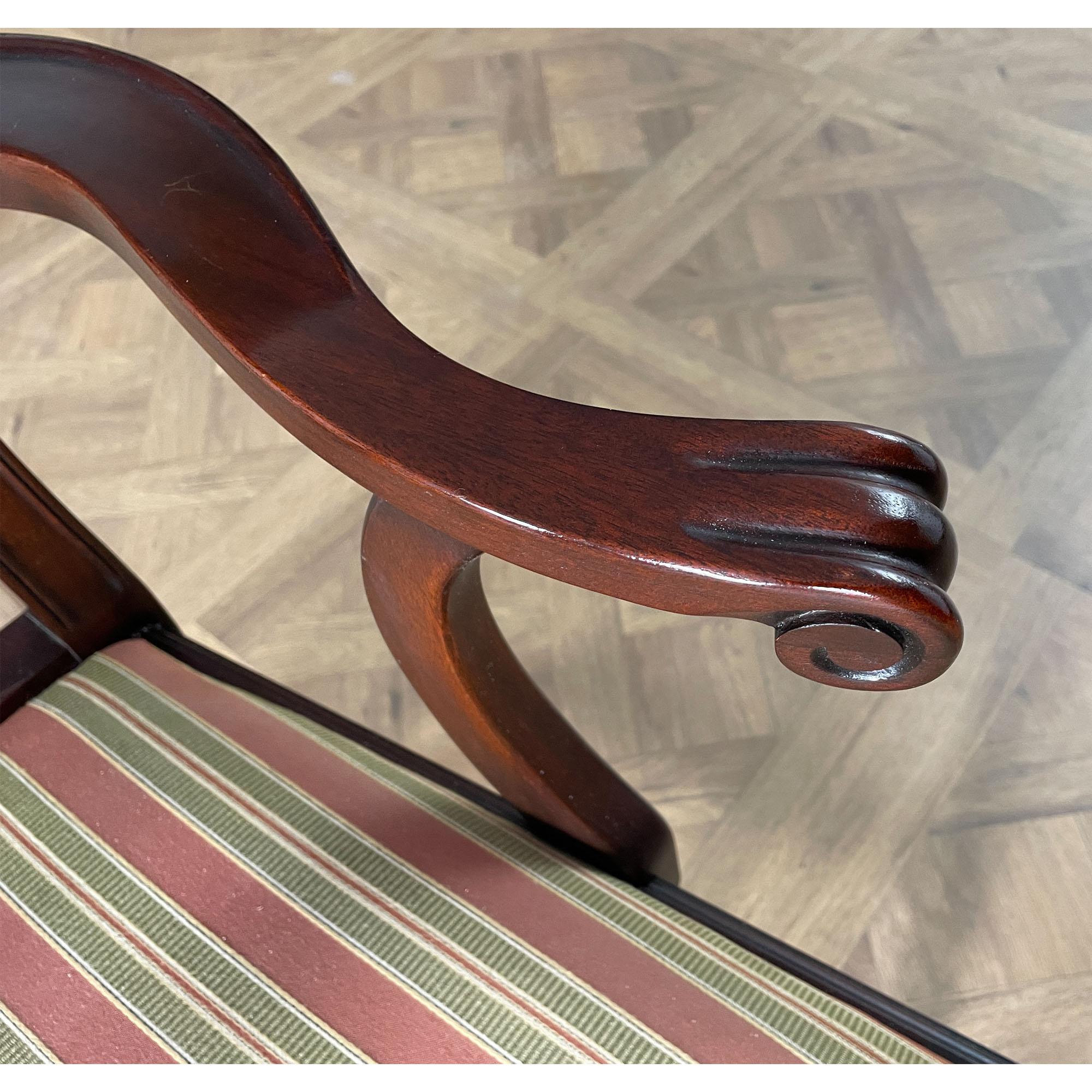 Set of 8 Henkel Harris Vintage Dining Chairs In Good Condition In Annville, PA
