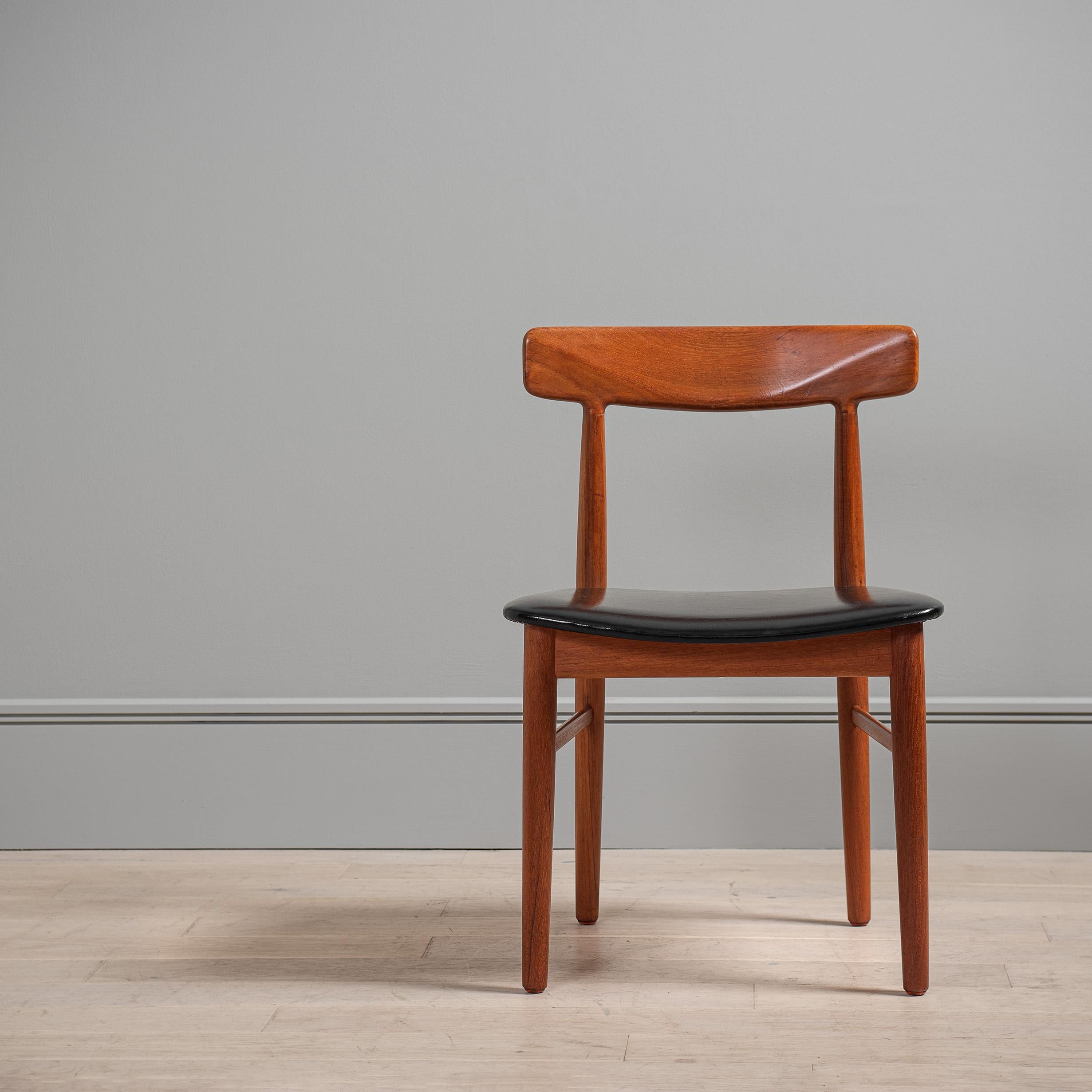Set of 8 Henning Kjaernulf Teak Chairs In Good Condition In London, GB