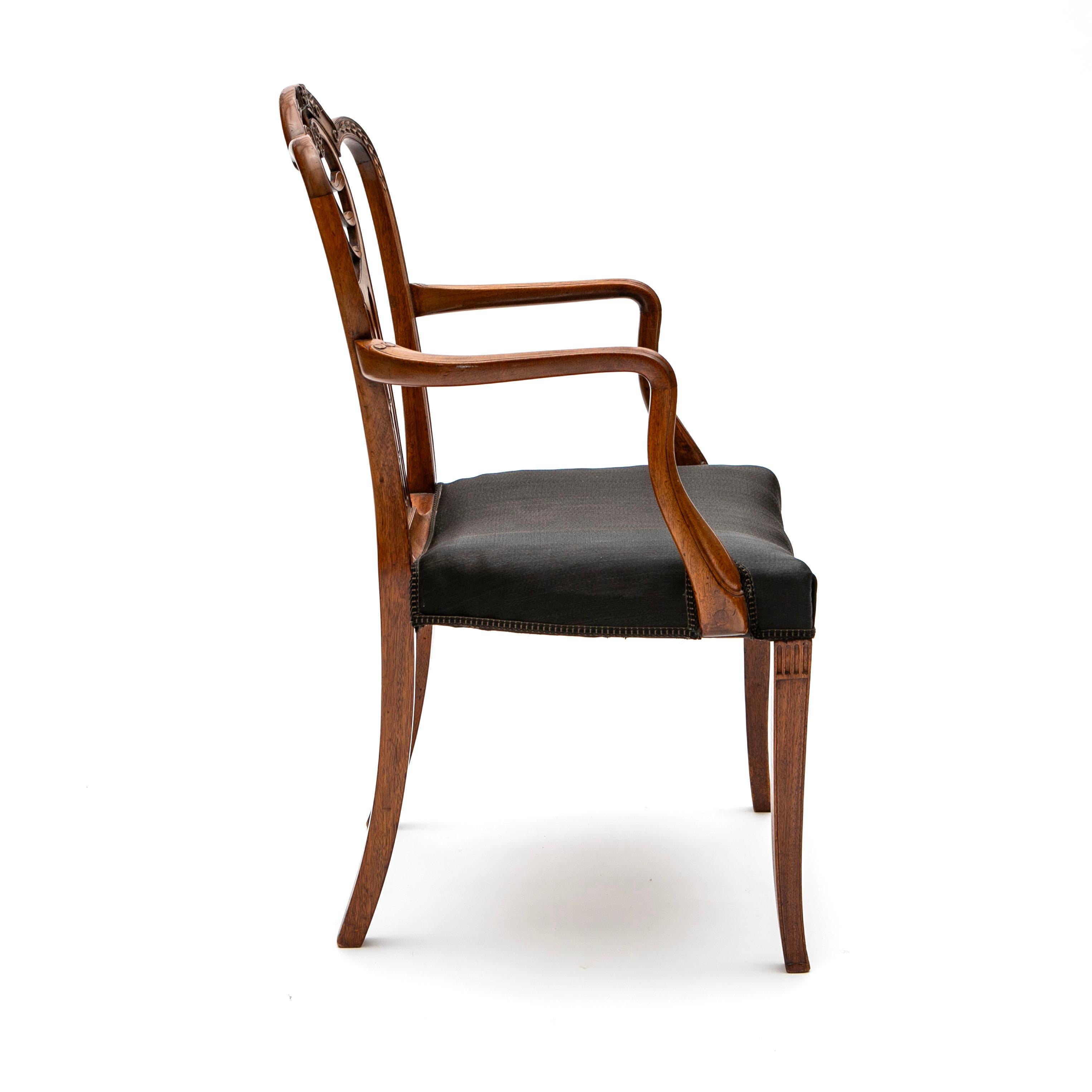 Set of 8 Hepplewhite Mahogany Dining Chairs, George III Style, England 6