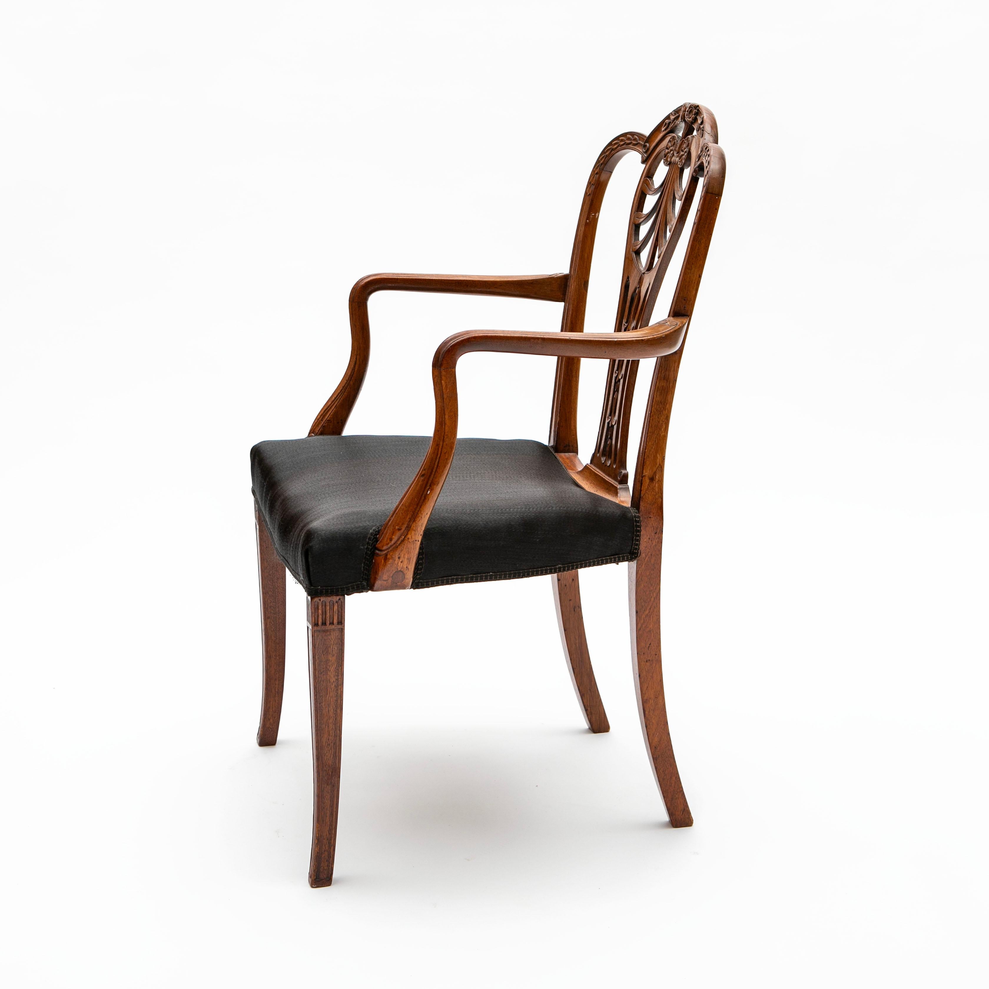 Set of 8 Hepplewhite Mahogany Dining Chairs, George III Style, England 8