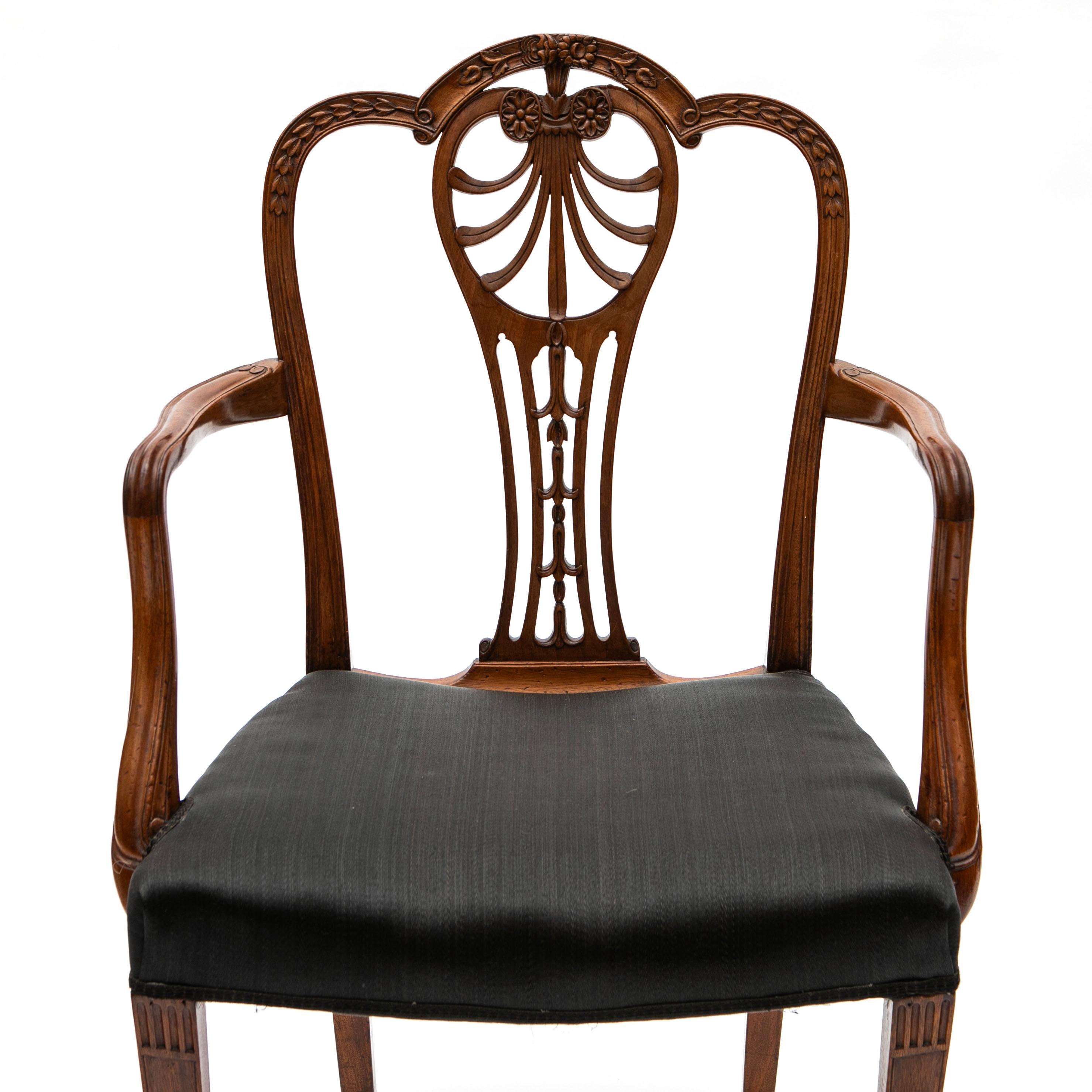 Set of 8 Hepplewhite Mahogany Dining Chairs, George III Style, England 10