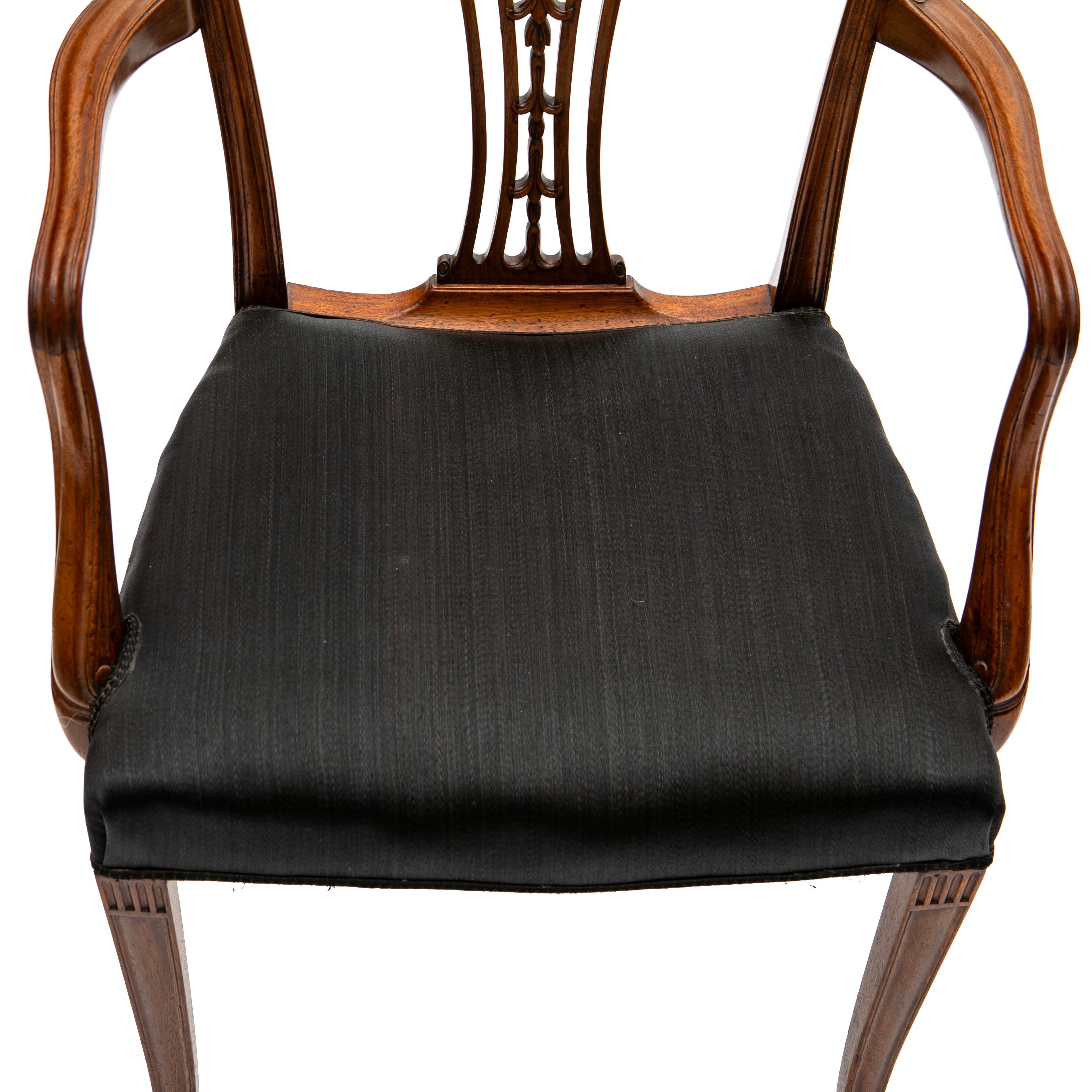 Set of 8 Hepplewhite Mahogany Dining Chairs, George III Style, England 14