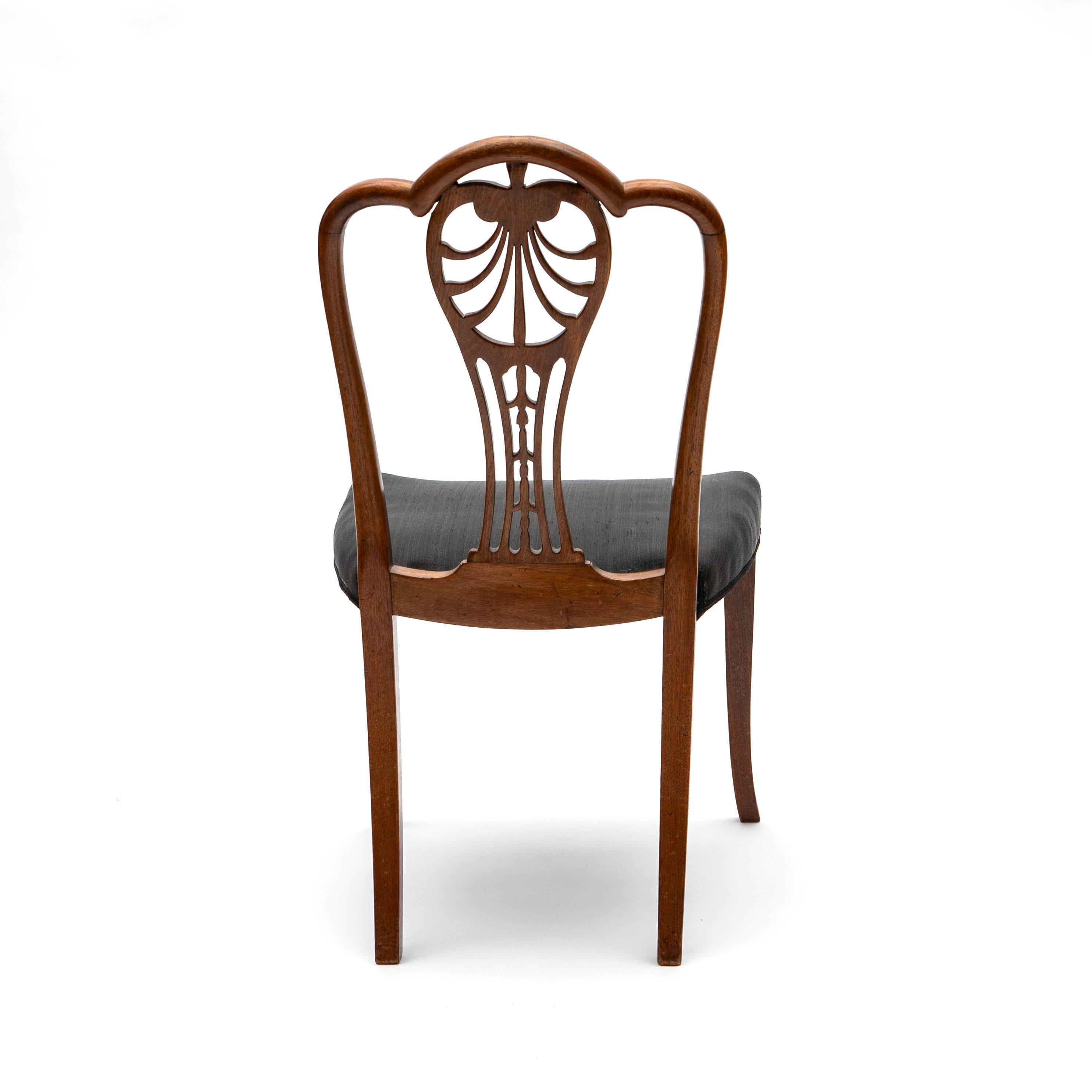 Set of 8 Hepplewhite Mahogany Dining Chairs, George III Style, England In Good Condition In Kastrup, DK