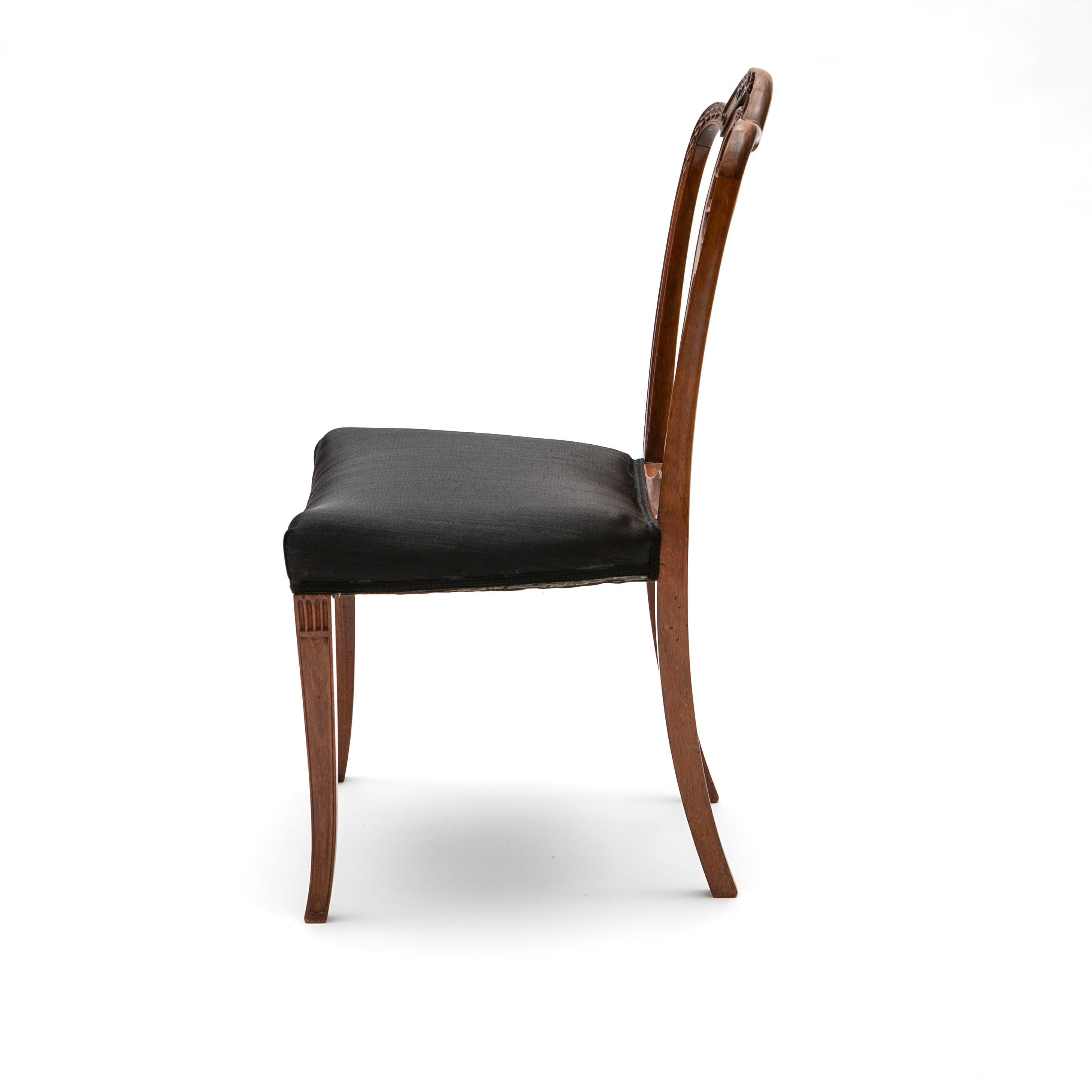 19th Century Set of 8 Hepplewhite Mahogany Dining Chairs, George III Style, England