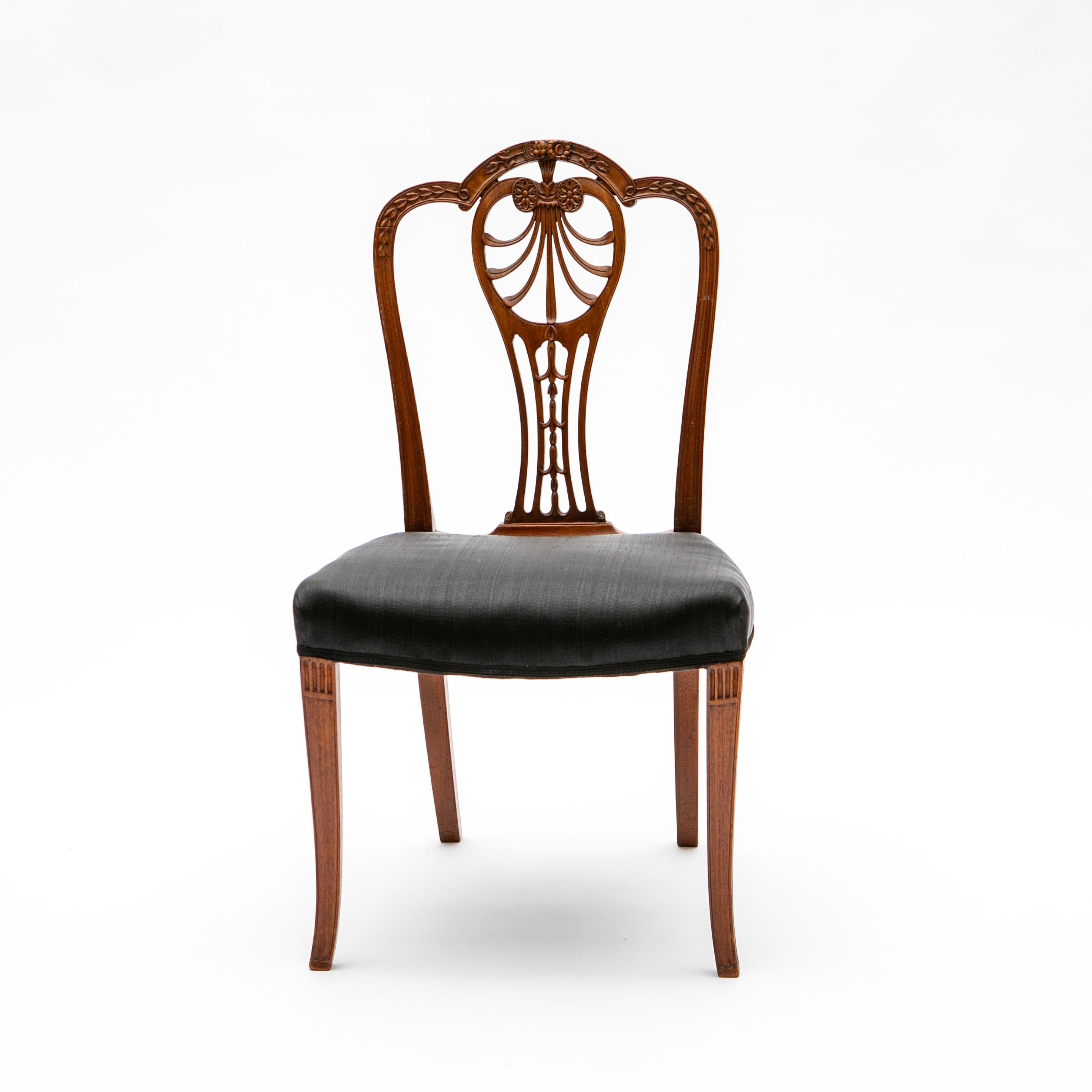 Set of 8 Hepplewhite Mahogany Dining Chairs, George III Style, England 1