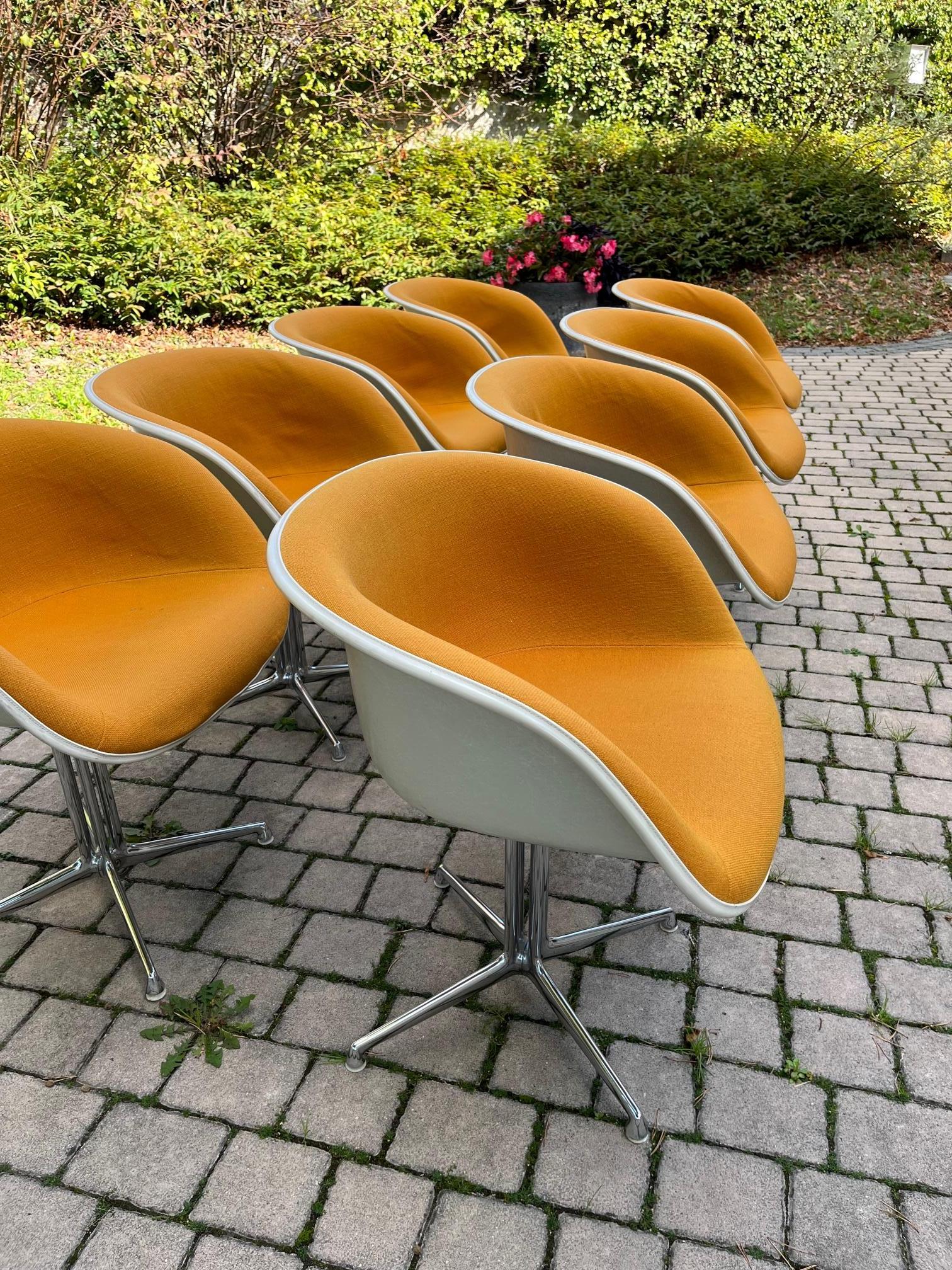 Set von 8 Herman Miller La Fonda Sesseln mit orangefarbenem Stoff, ca. 1970er Jahre im Zustand „Gut“ in Geneva, CH