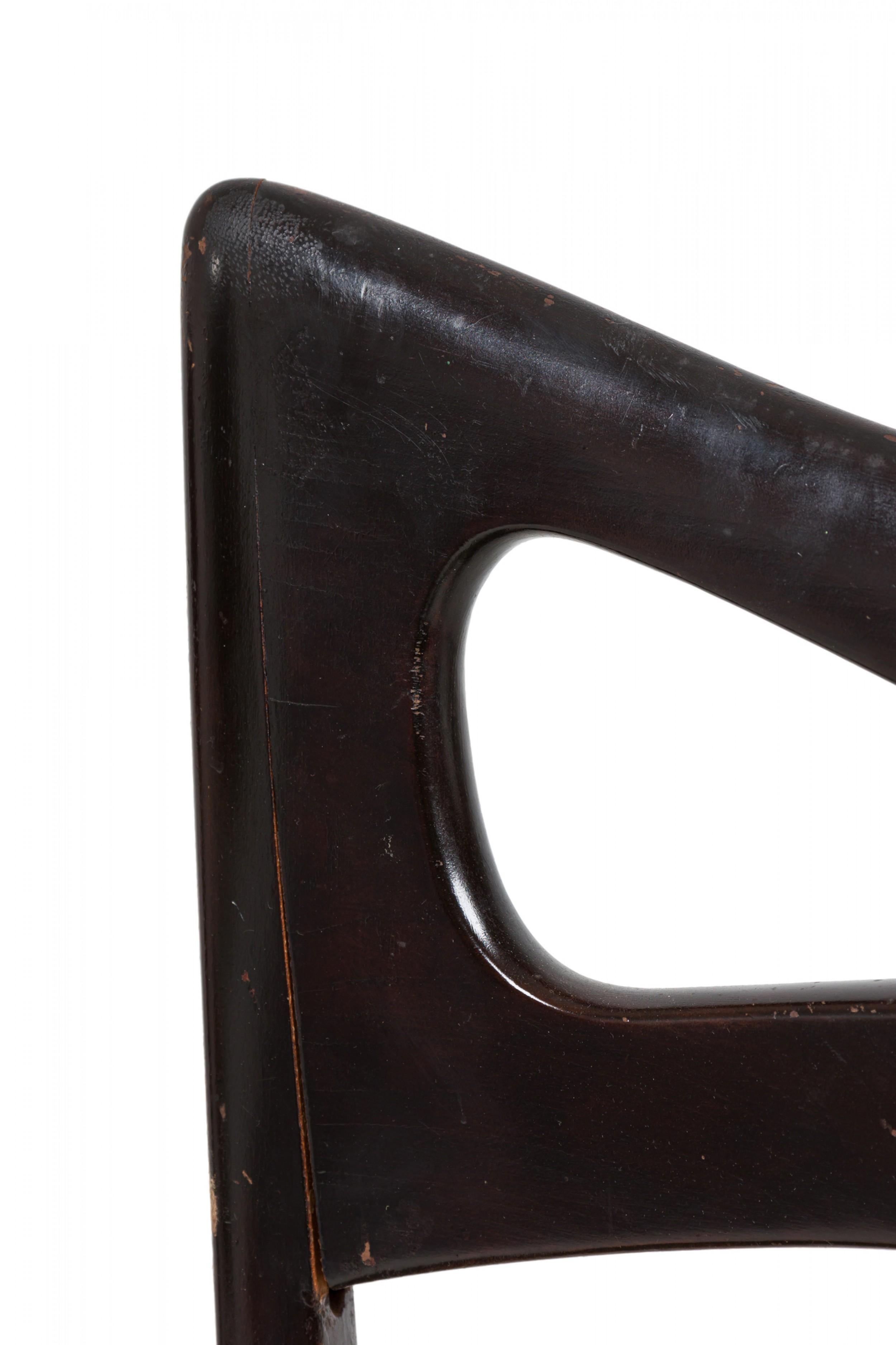 Ensemble de 8 chaises de salle à manger italiennes Ico Parisi tapissées de cuir vert ébénisé en vente 1