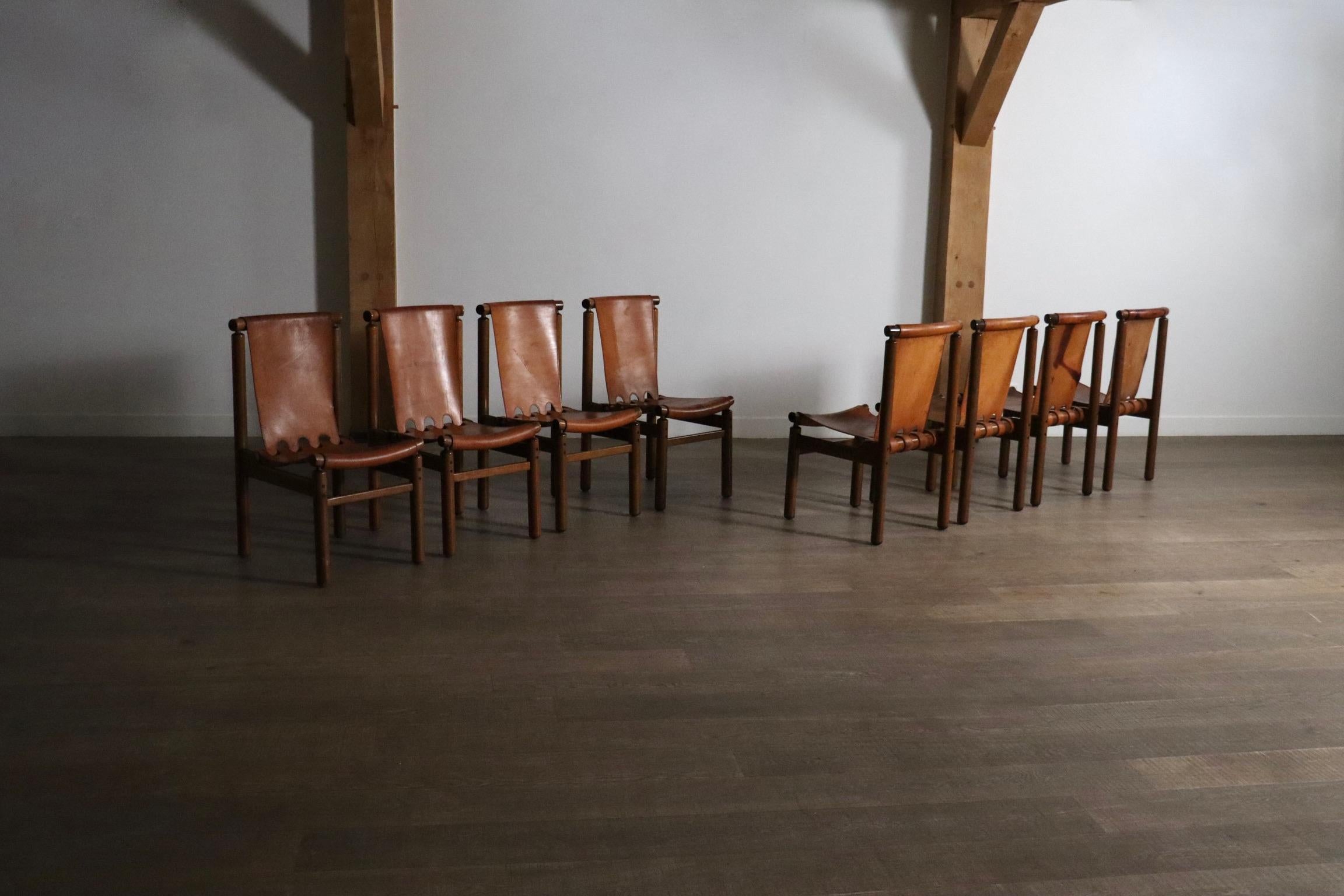 Satz von 8 Ilmari Tapiovaara Esszimmerstühlen für La Permanente Mobili Cantù, 1960er Jahre (Mitte des 20. Jahrhunderts) im Angebot