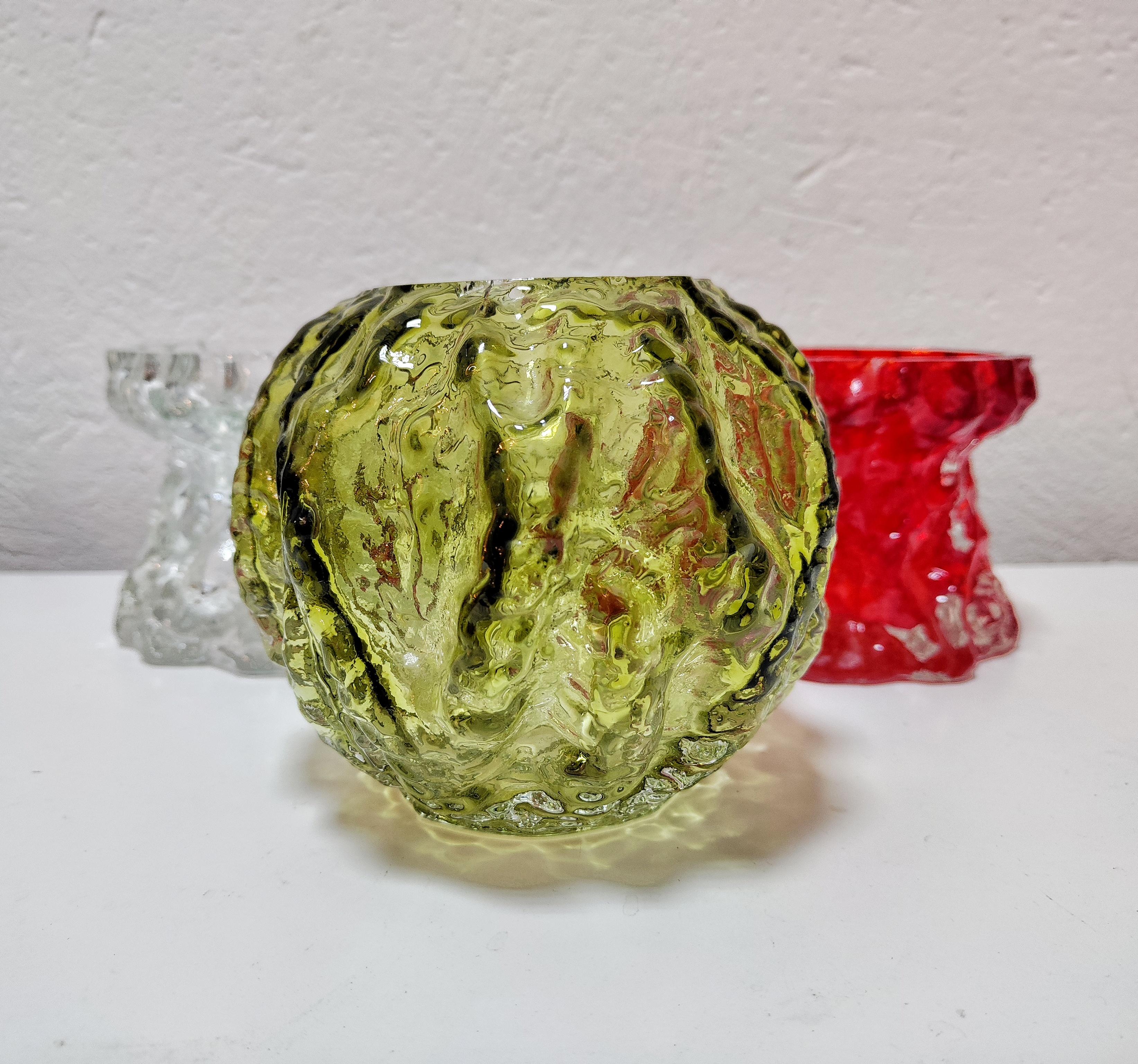 Mid-Century moderno Set di 8 vasi di corteccia d'albero in vetro Ingrid di diverse forme, dimensioni e colori in vendita