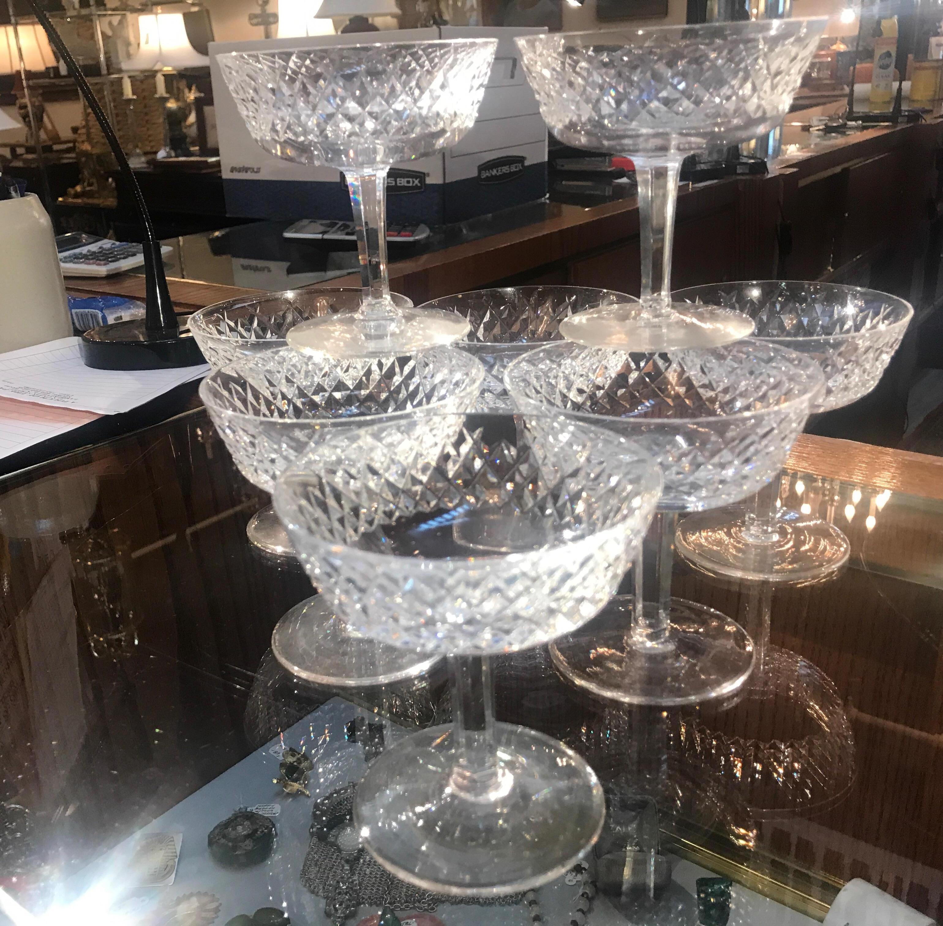 champagne coupe stand