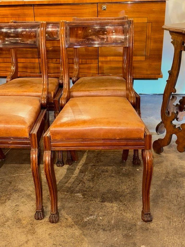 Ensemble de 8 chaises d'appoint italiennes en cuir Bon état - En vente à Dallas, TX