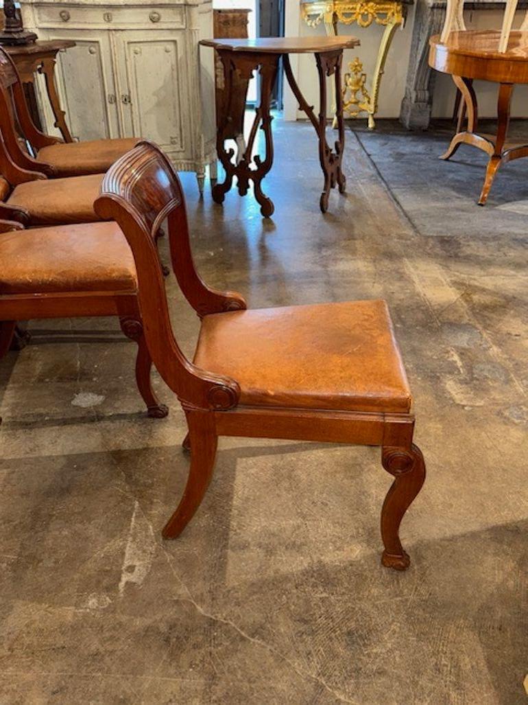 Ensemble de 8 chaises d'appoint italiennes en cuir en vente 3