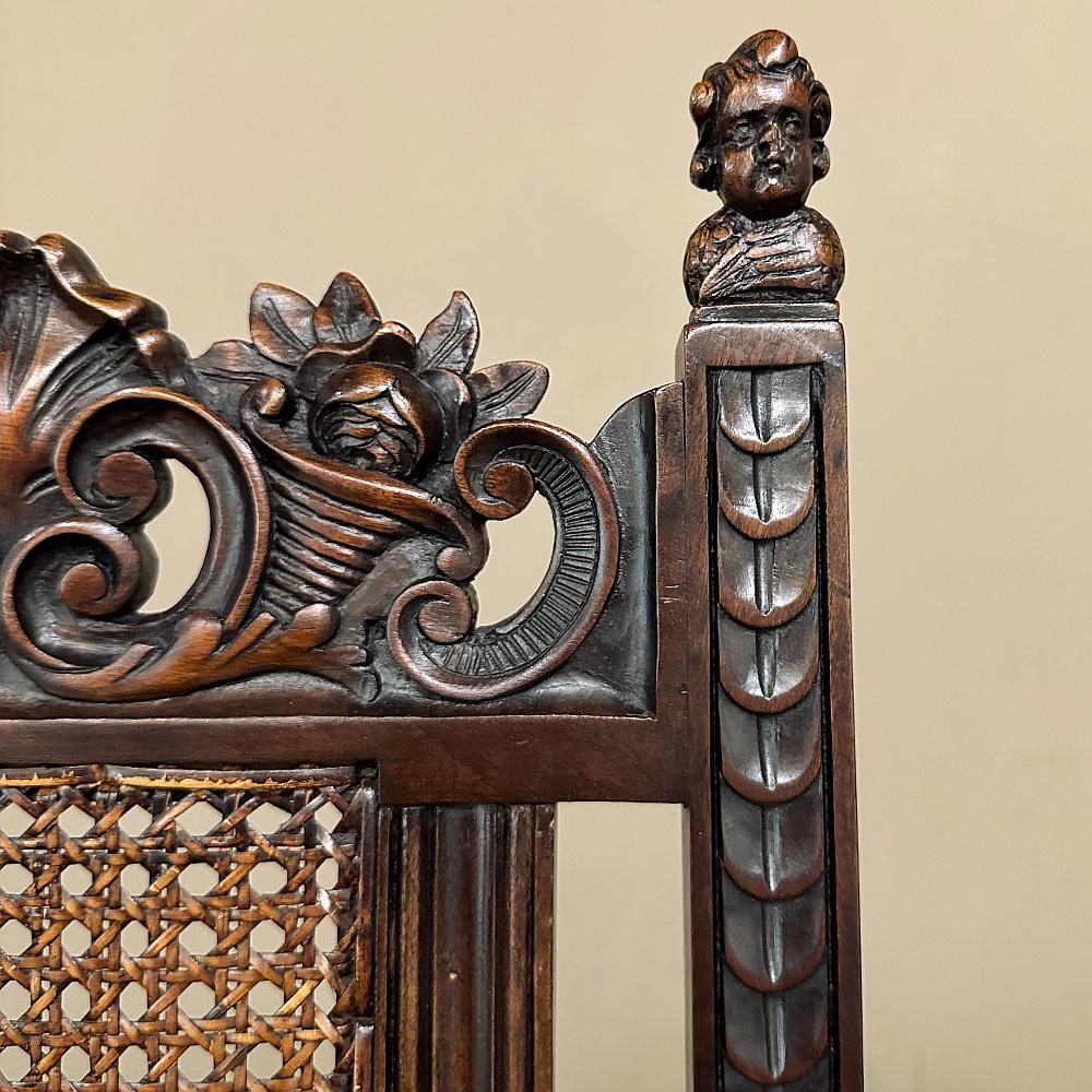 Set di 8 sedie da pranzo neoclassiche in legno di noce con canne, incluse 2 poltrone in vendita 9