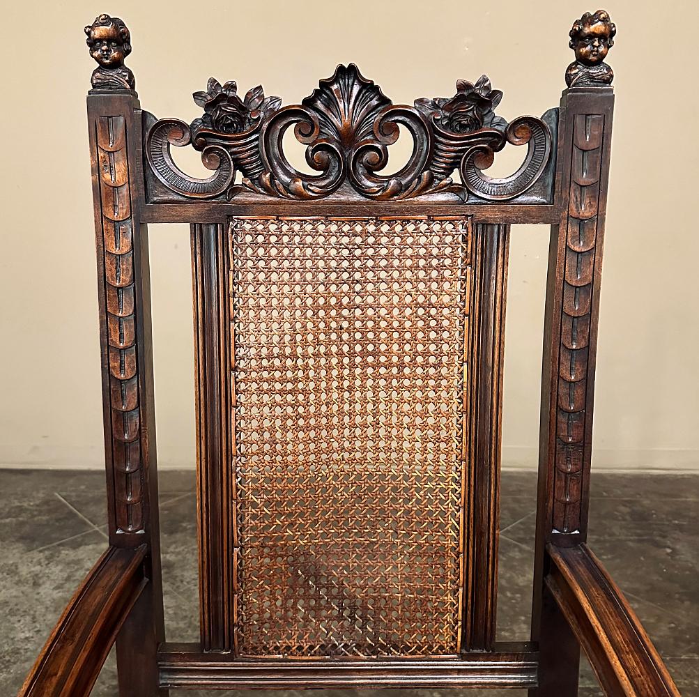 Set di 8 sedie da pranzo neoclassiche in legno di noce con canne, incluse 2 poltrone In condizioni buone in vendita a Dallas, TX