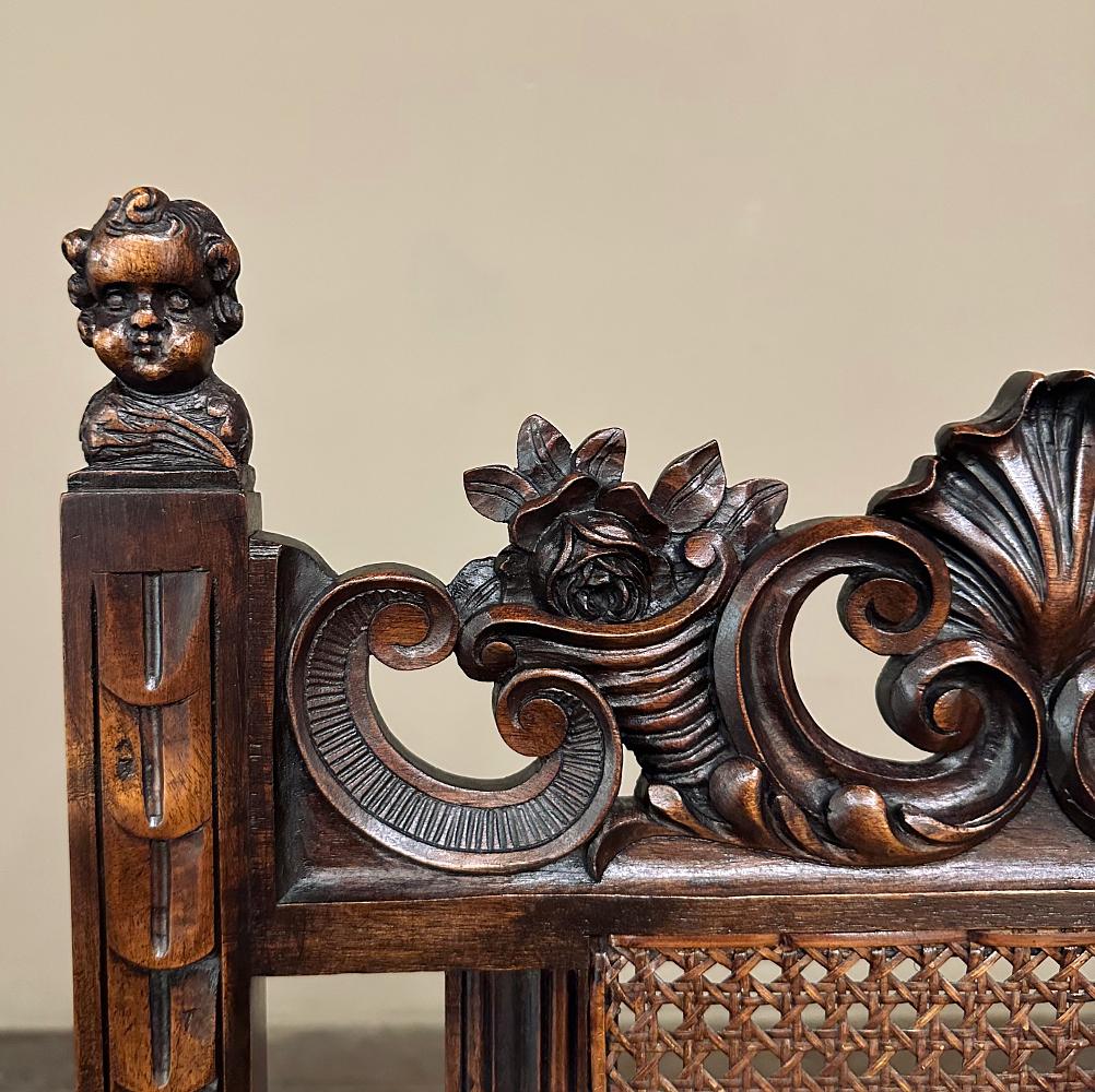 Canna Set di 8 sedie da pranzo neoclassiche in legno di noce con canne, incluse 2 poltrone in vendita