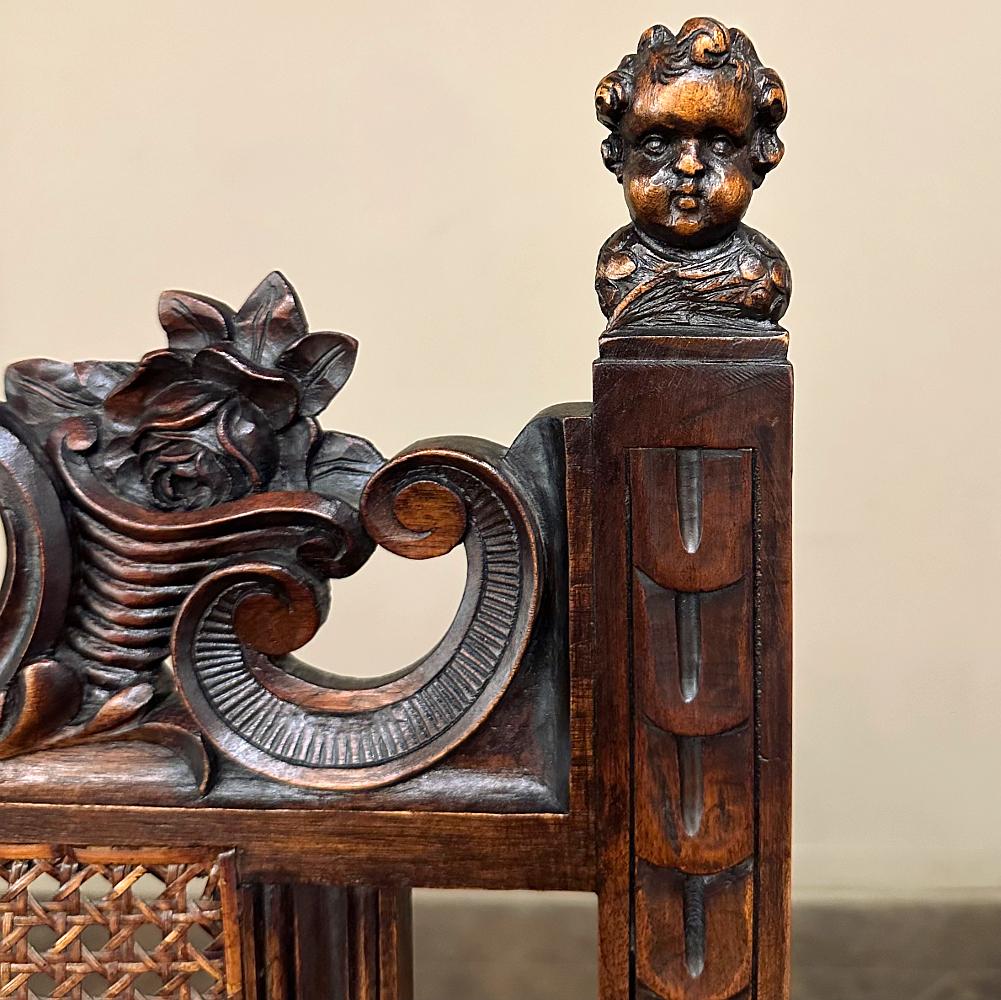 Set di 8 sedie da pranzo neoclassiche in legno di noce con canne, incluse 2 poltrone in vendita 1