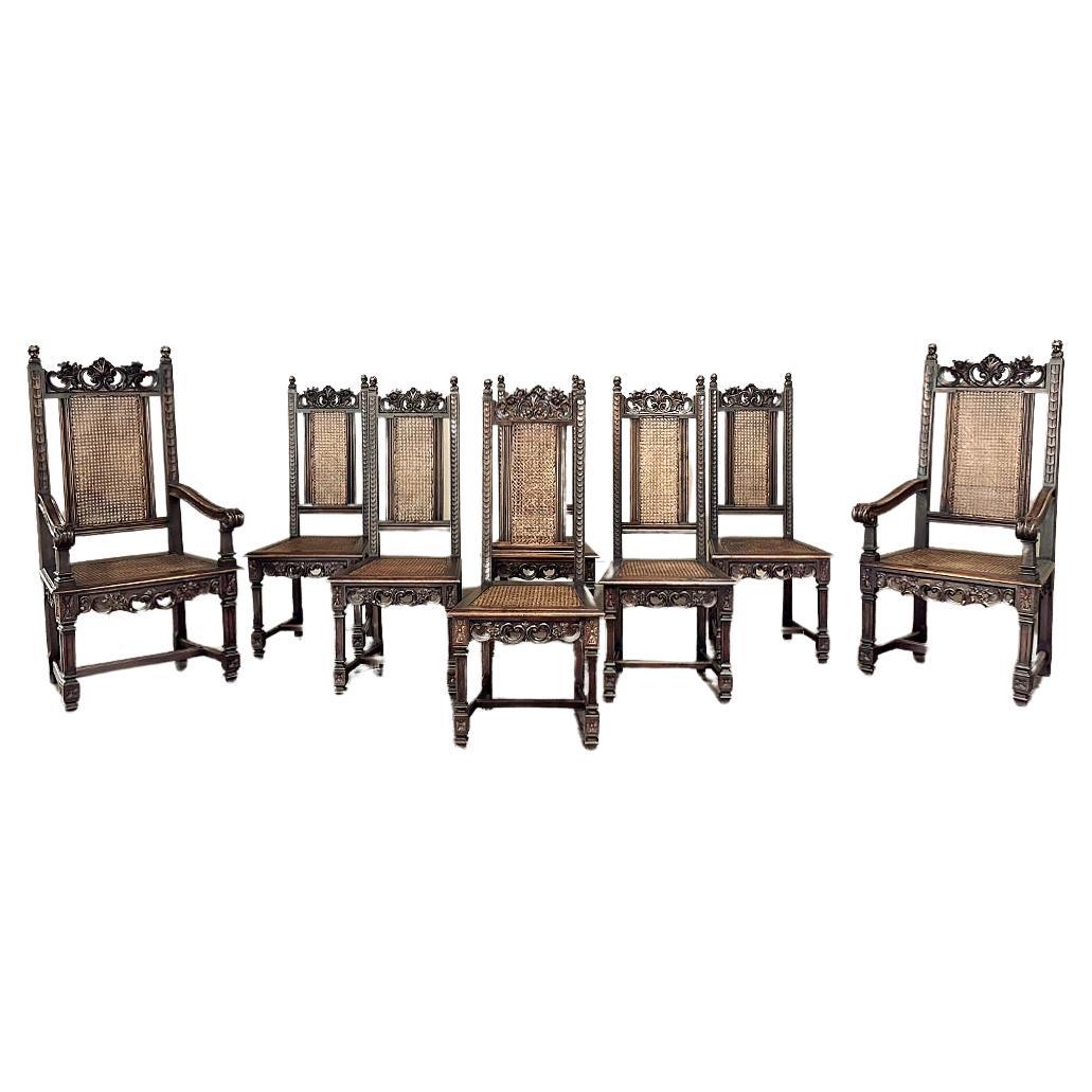 Ensemble de 8 chaises de salle à manger cannées en noyer de style néoclassique italien et 2 fauteuils